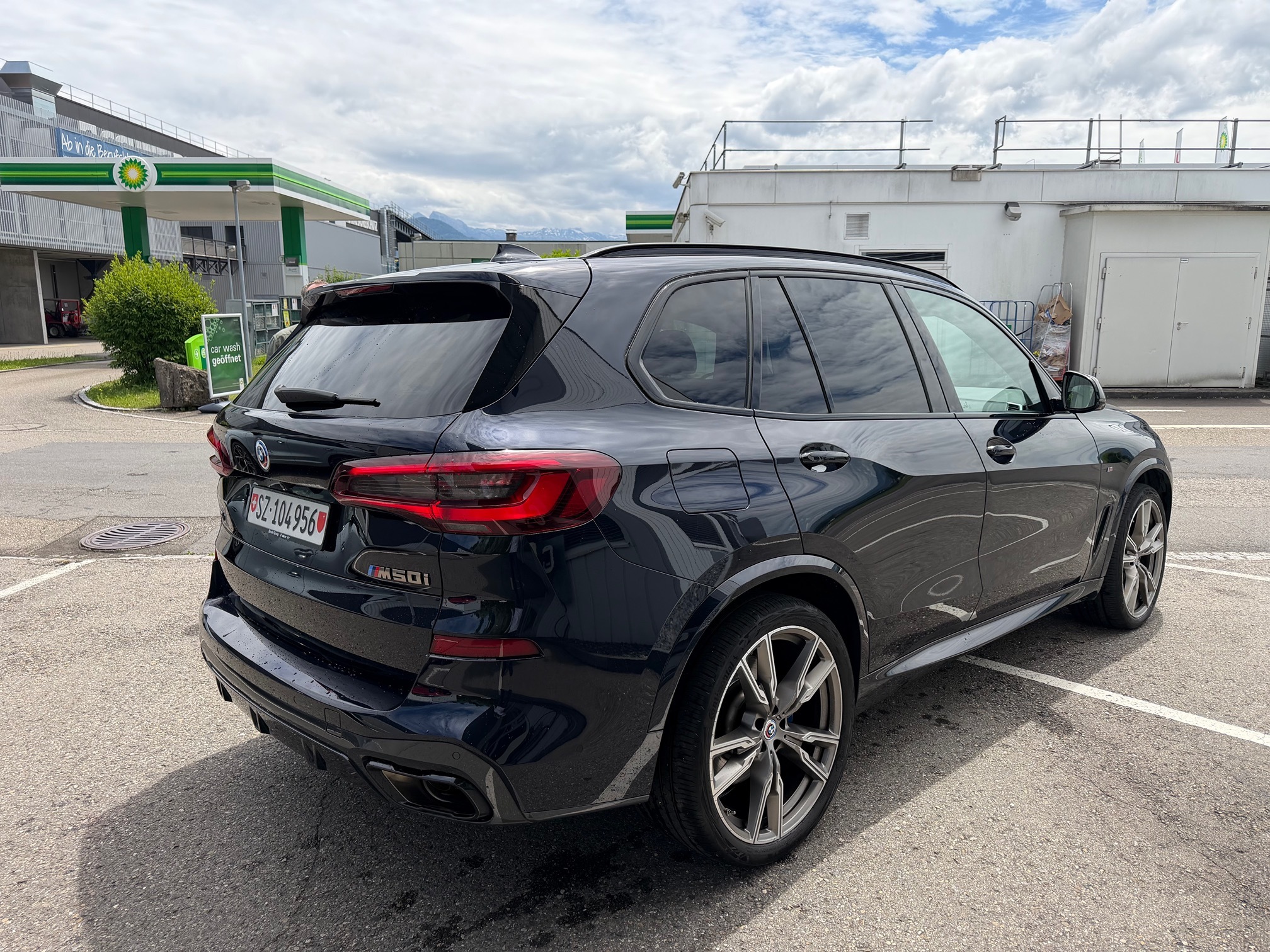 BMW X5 M50i — zdjęcie 13
