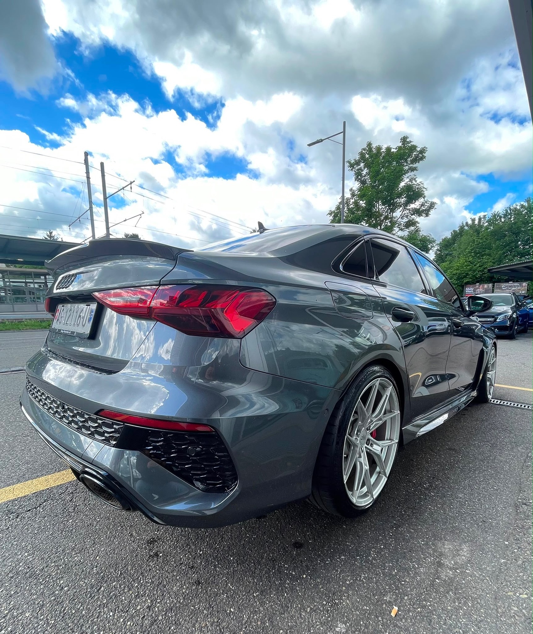 AUDI RS3 Limousine 2.5 TSI quattro S-tronic mit GRAIL ESD — zdjęcie 3