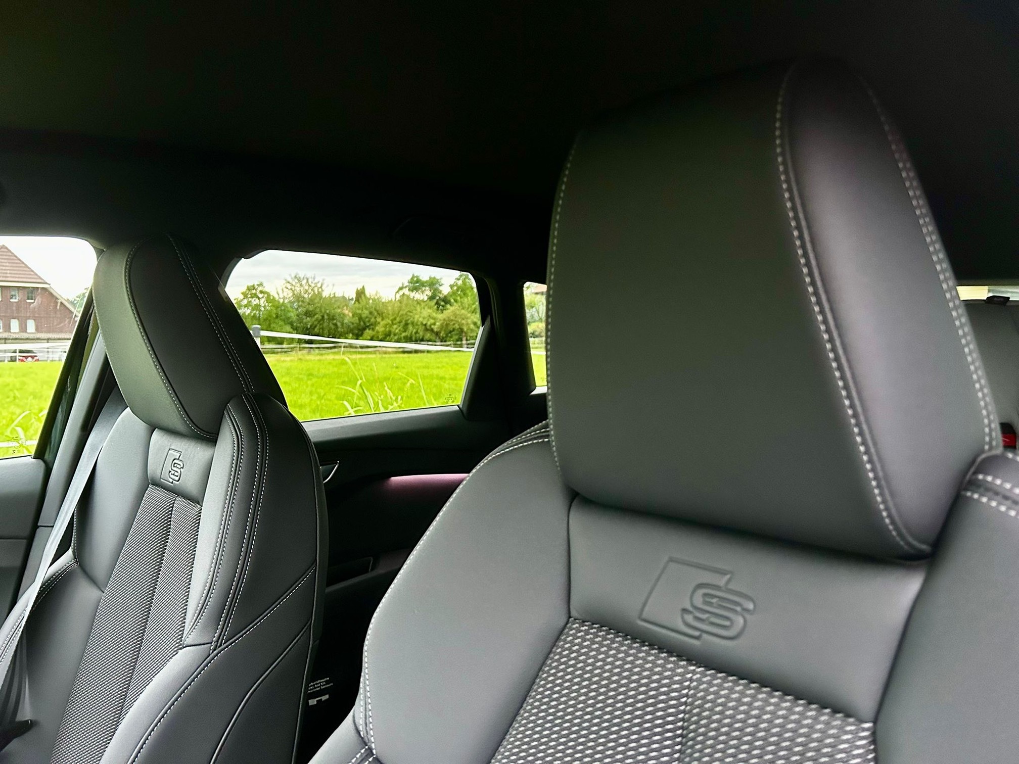 AUDI Q4 Etron 45 quattro — zdjęcie 5