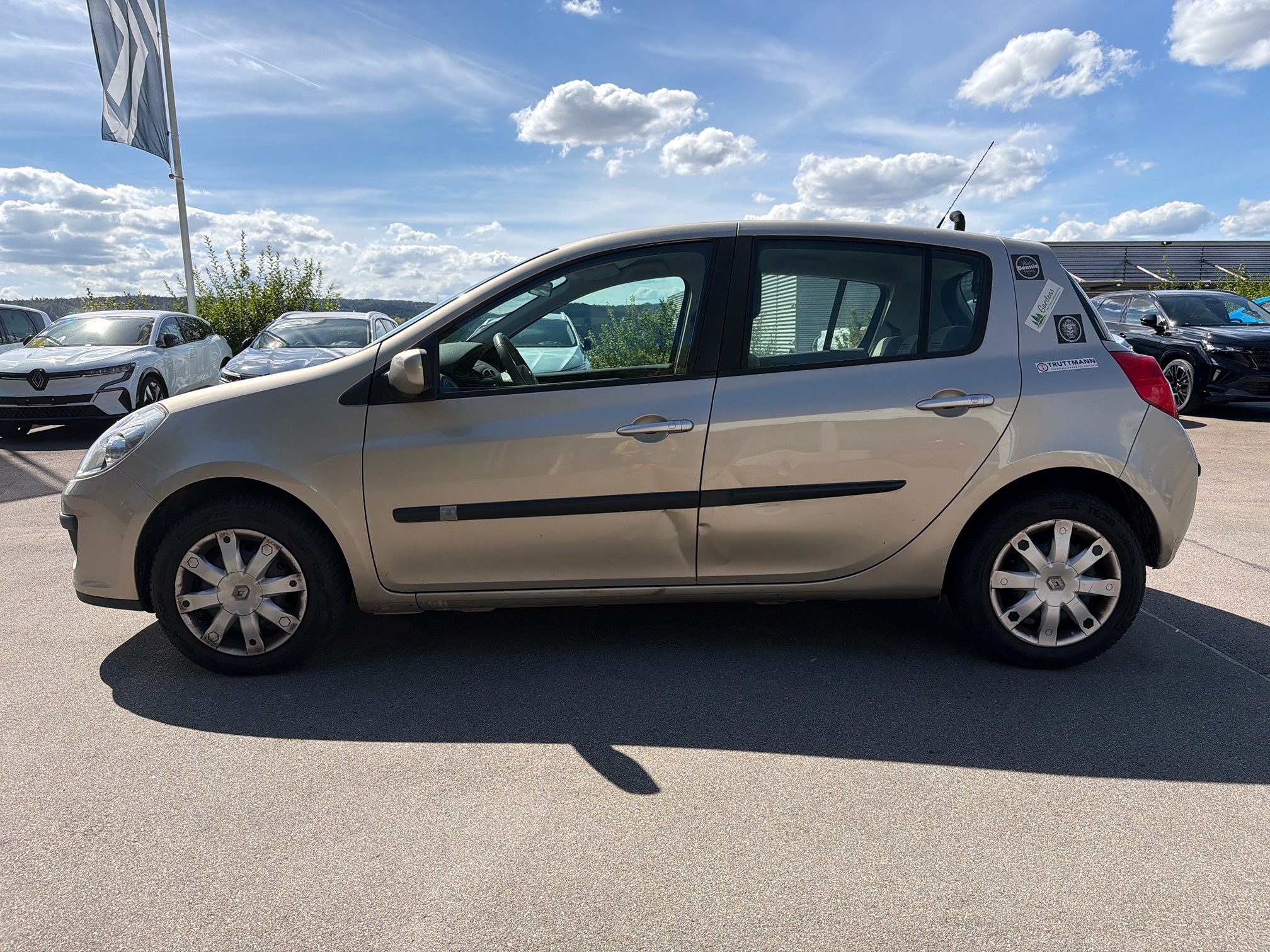 RENAULT Clio 1.6 16V — zdjęcie 2