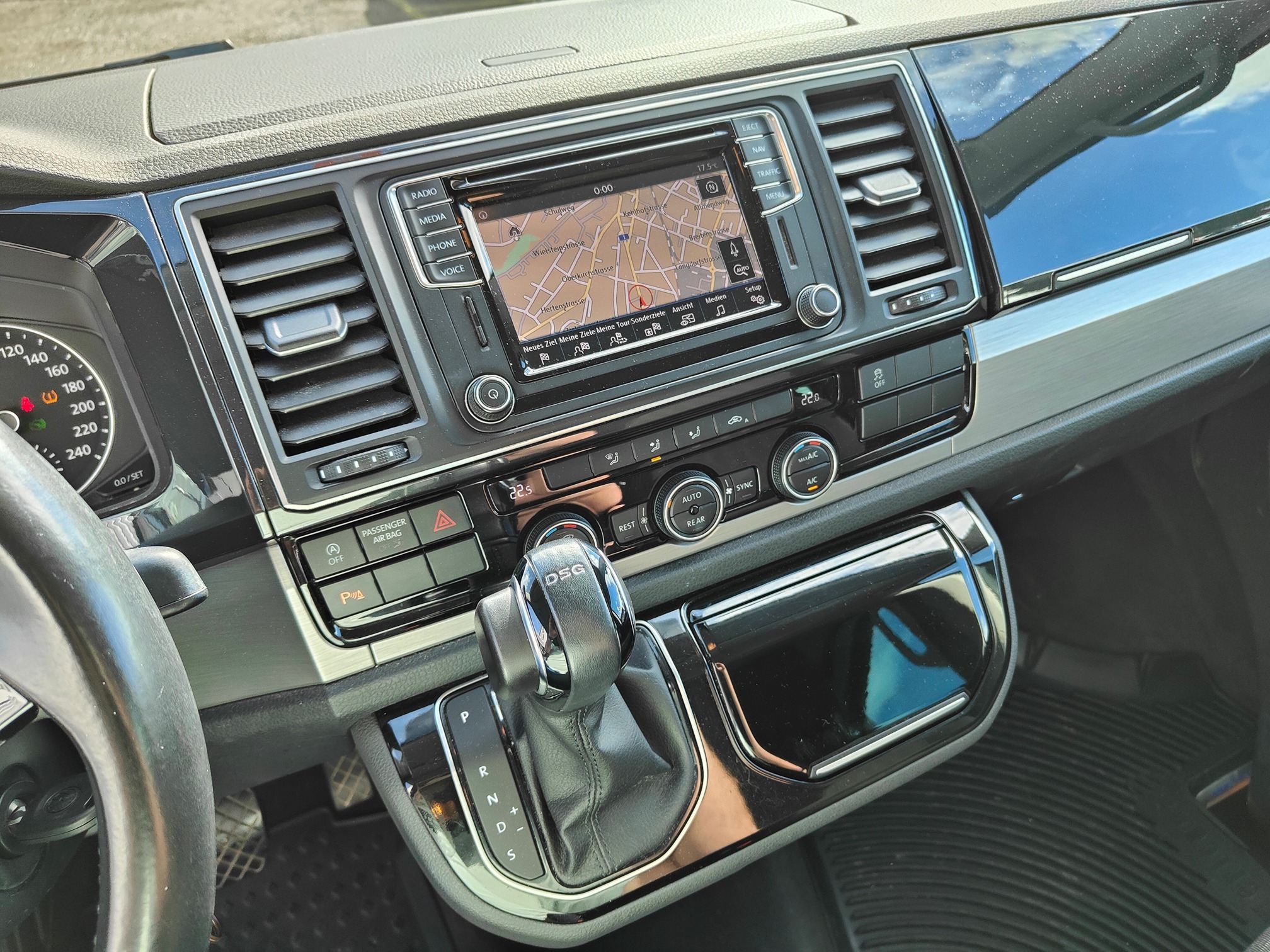 VW T6 Multivan TDI4M — zdjęcie 12