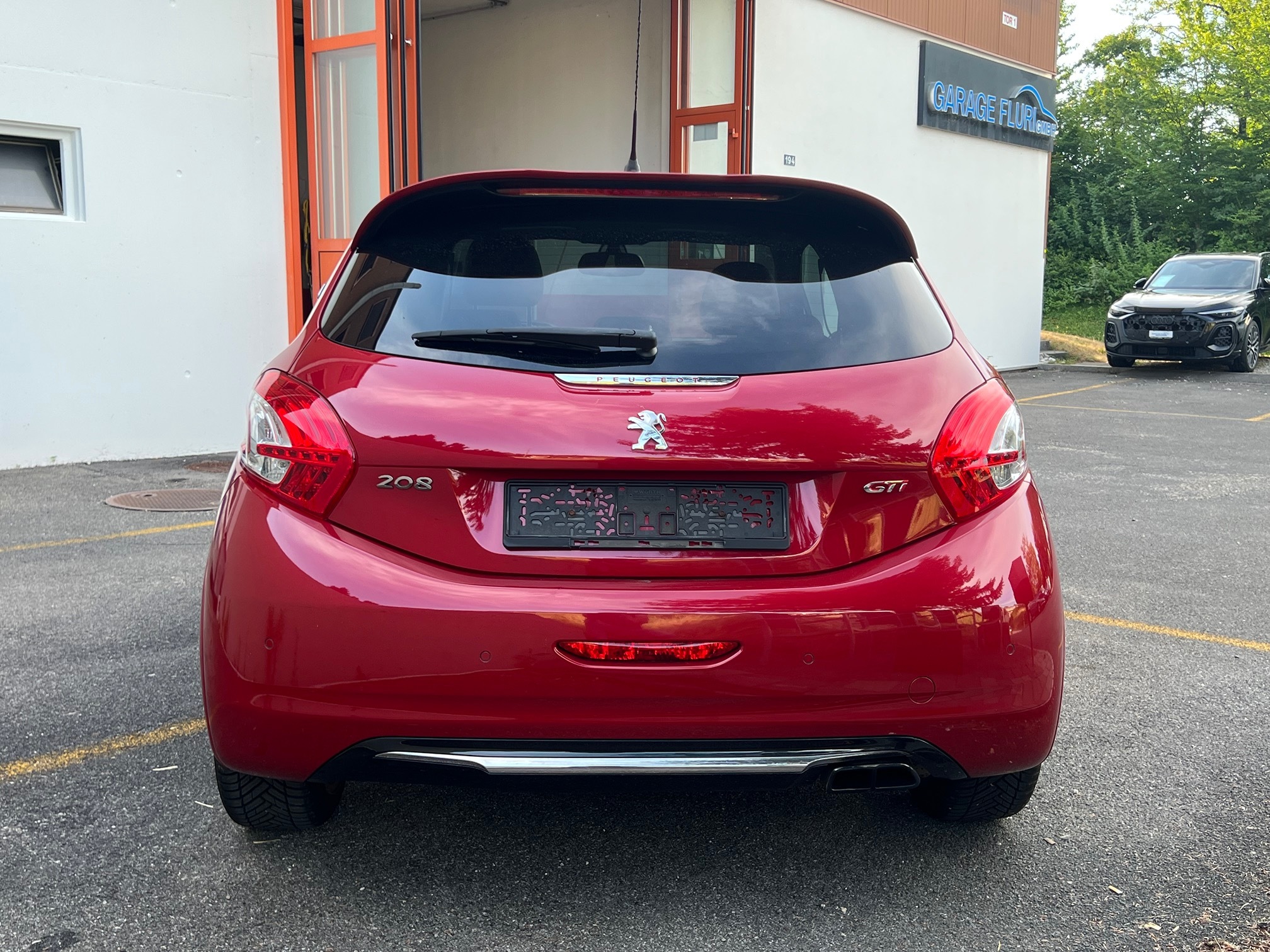 PEUGEOT 208 1.6 GTI Turbo — zdjęcie 9