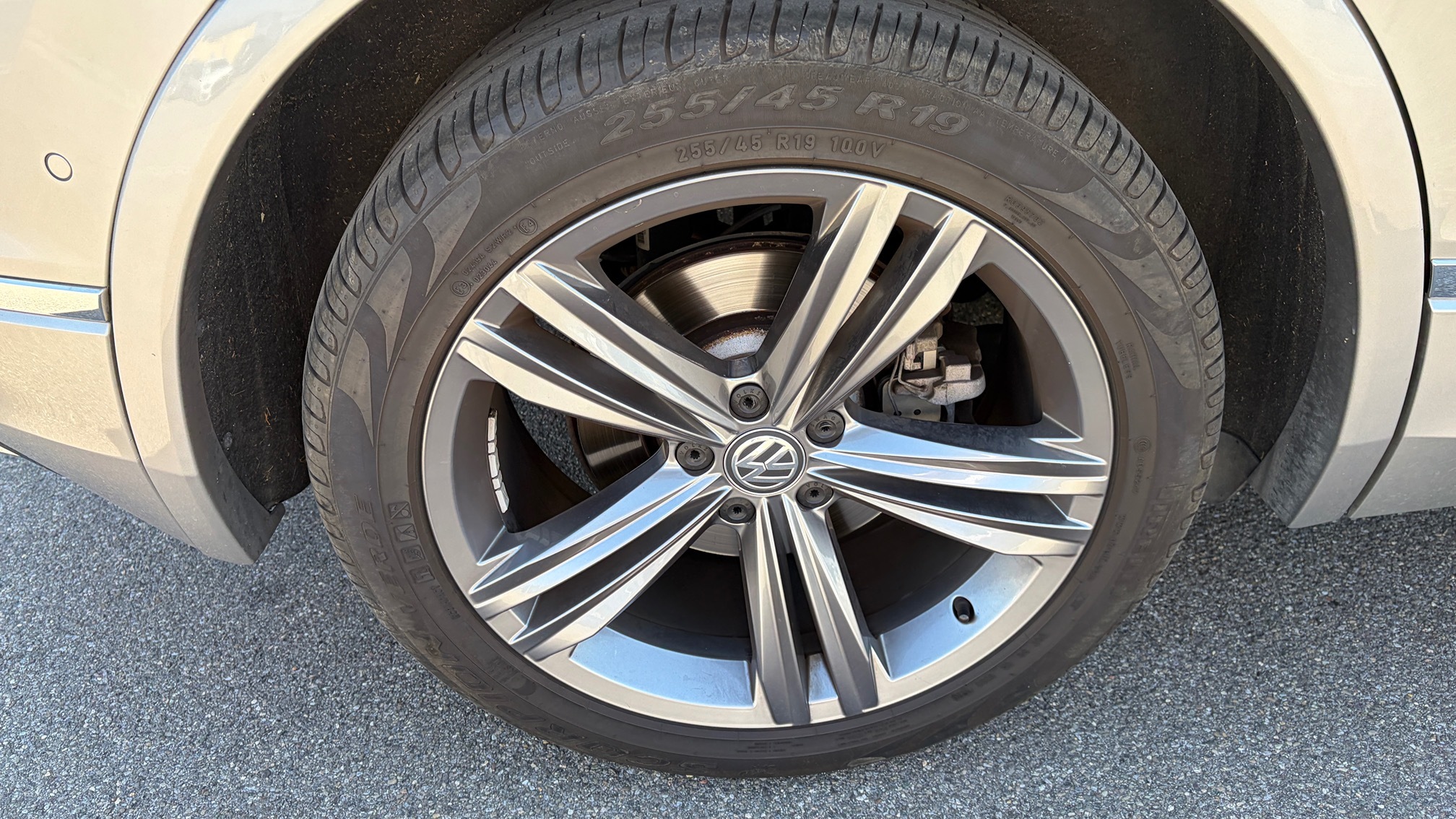 VW Tiguan 2.0D 4M RL — zdjęcie 15
