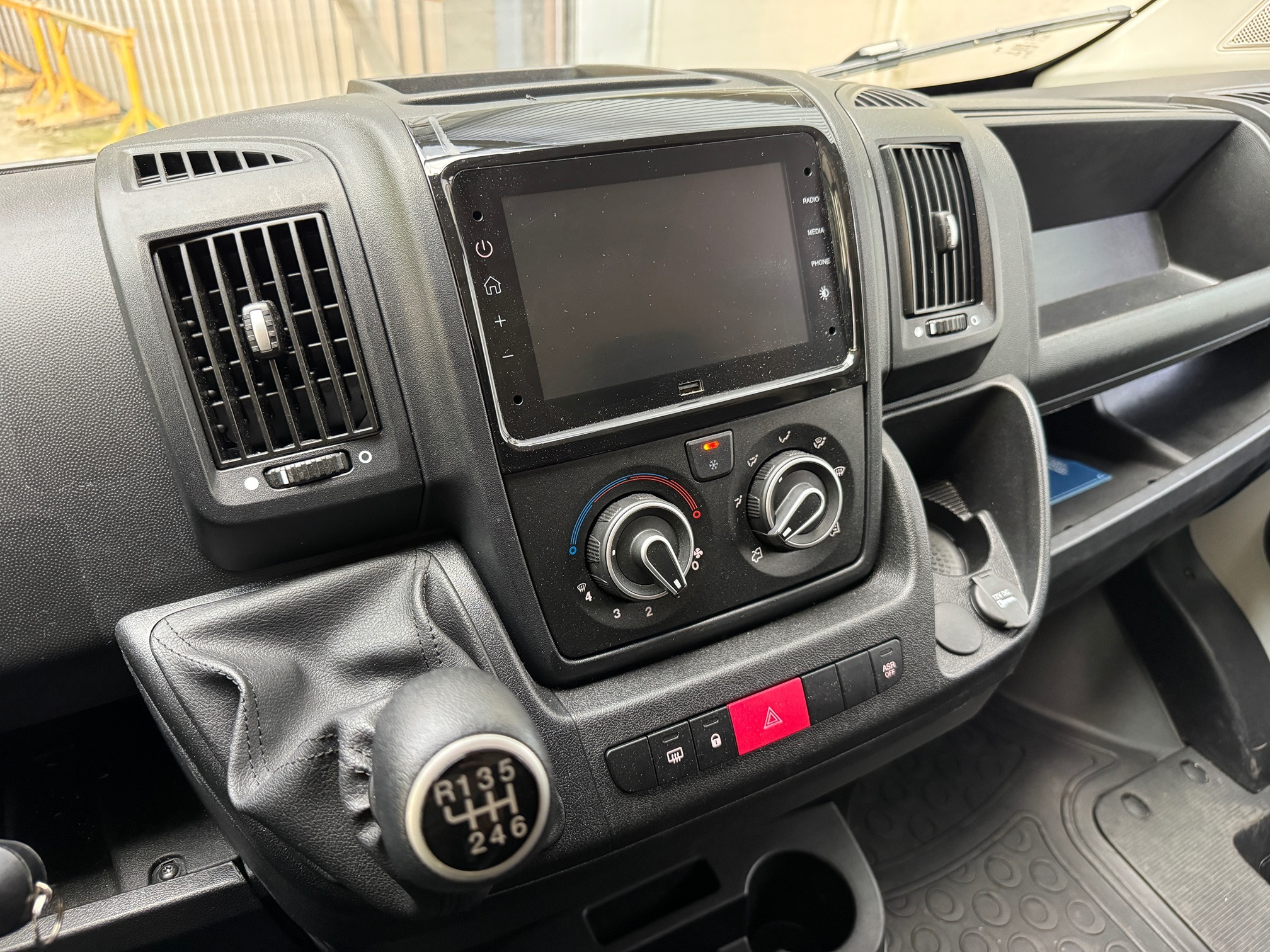 PEUGEOT Boxer BlueHDi — zdjęcie 10