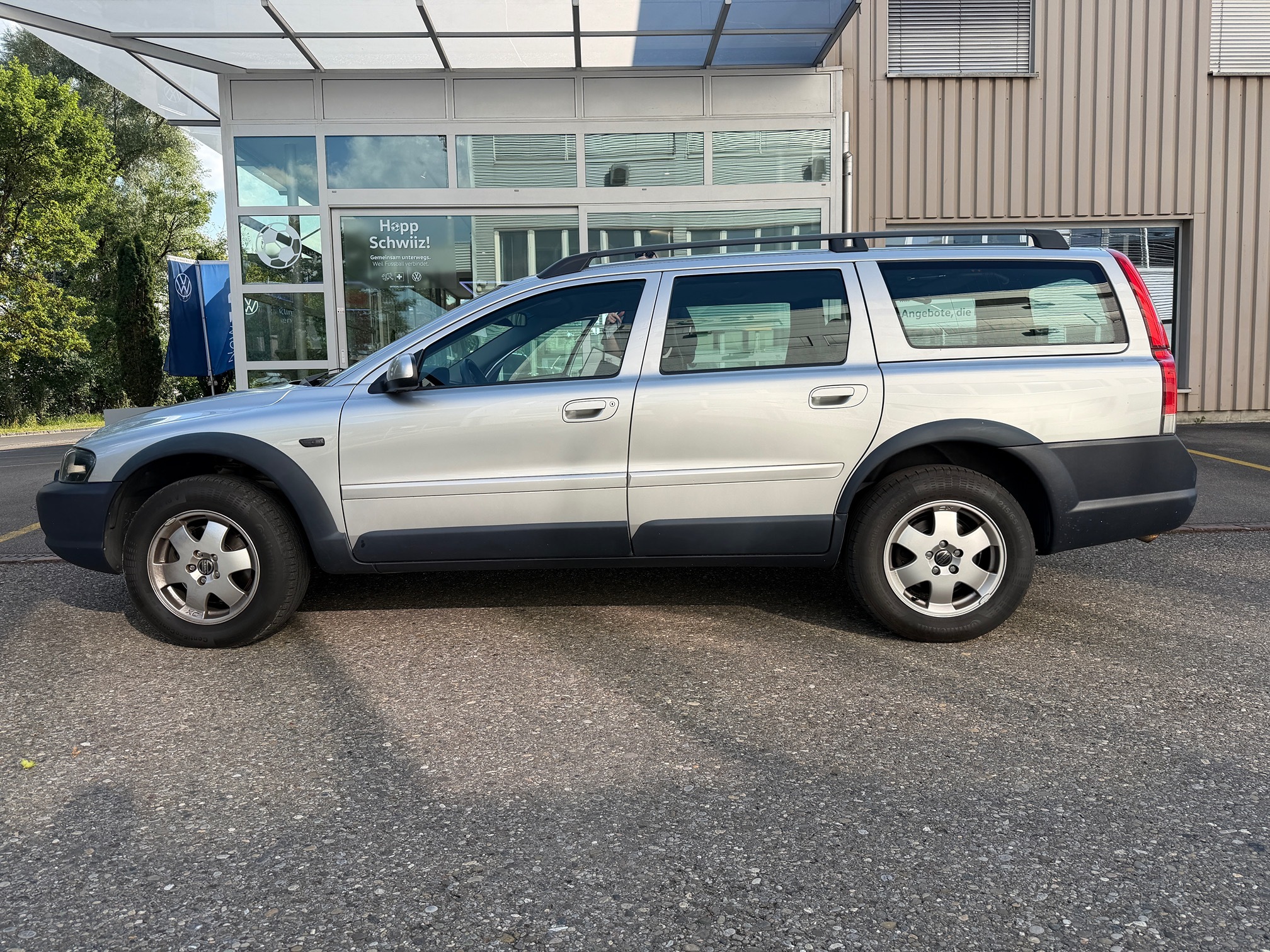 VOLVO XC70 2.5T AWD — zdjęcie 2