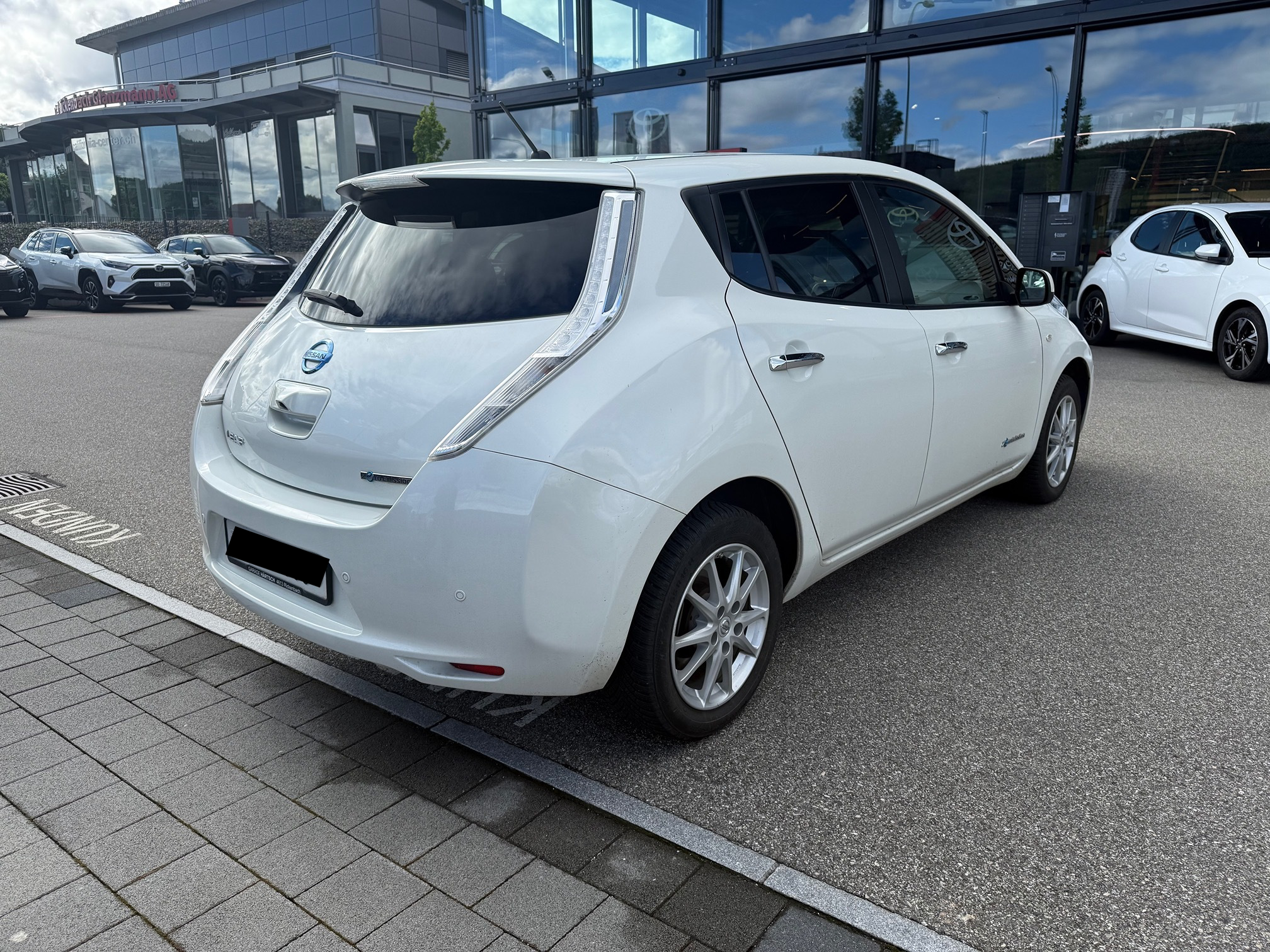 NISSAN LEAF — zdjęcie 5