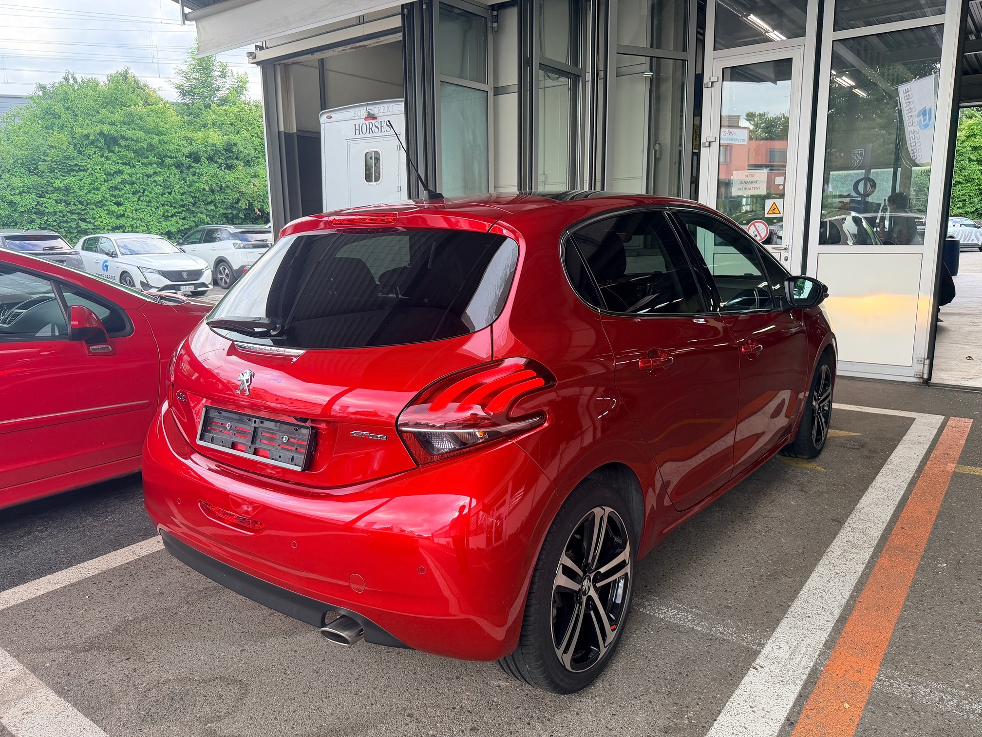 PEUGEOT 208 1.2i STT — zdjęcie 2
