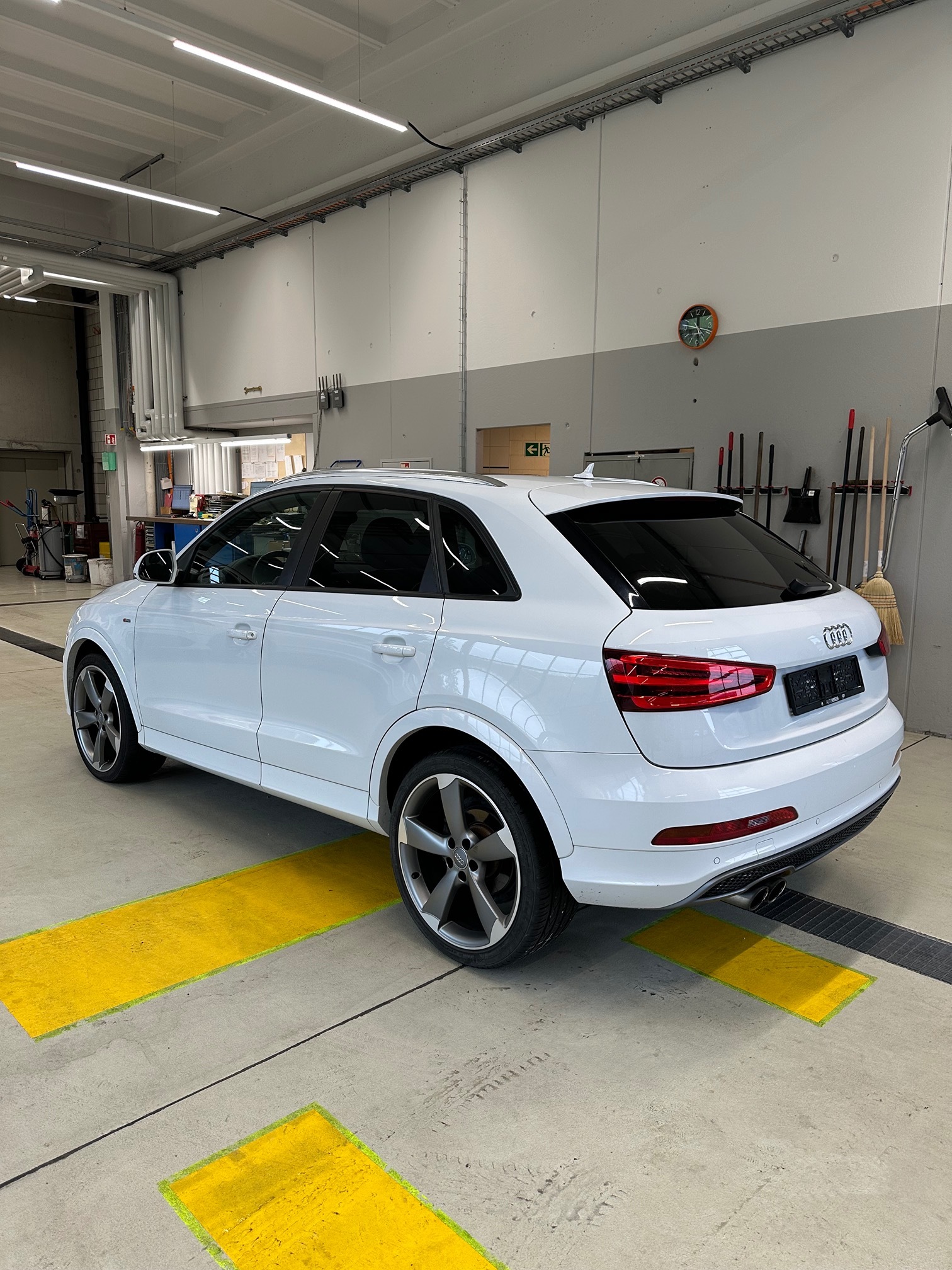 AUDI Q3 2.0TDI quattro — zdjęcie 4