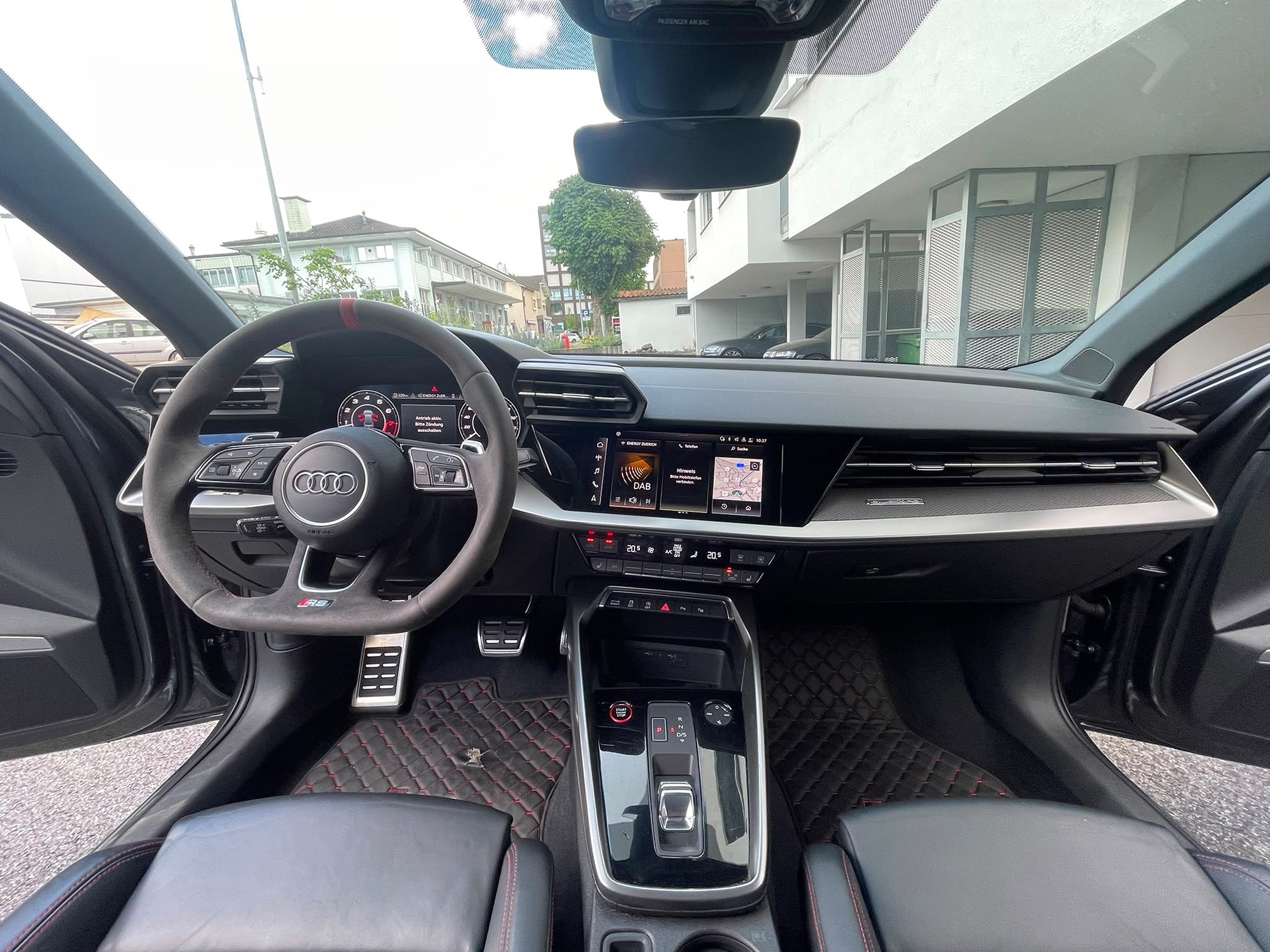AUDI RS3 Limousine 2.5 TSI quattro S-tronic mit GRAIL ESD — zdjęcie 13