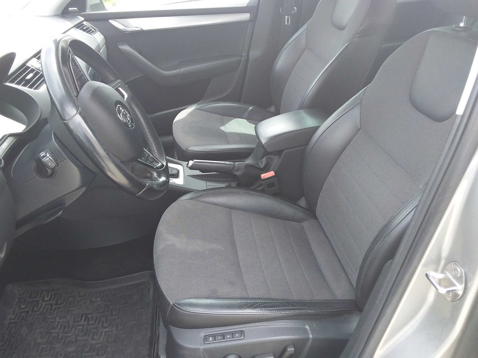 SKODA Octavia 1.8 C 4x4 — zdjęcie 11