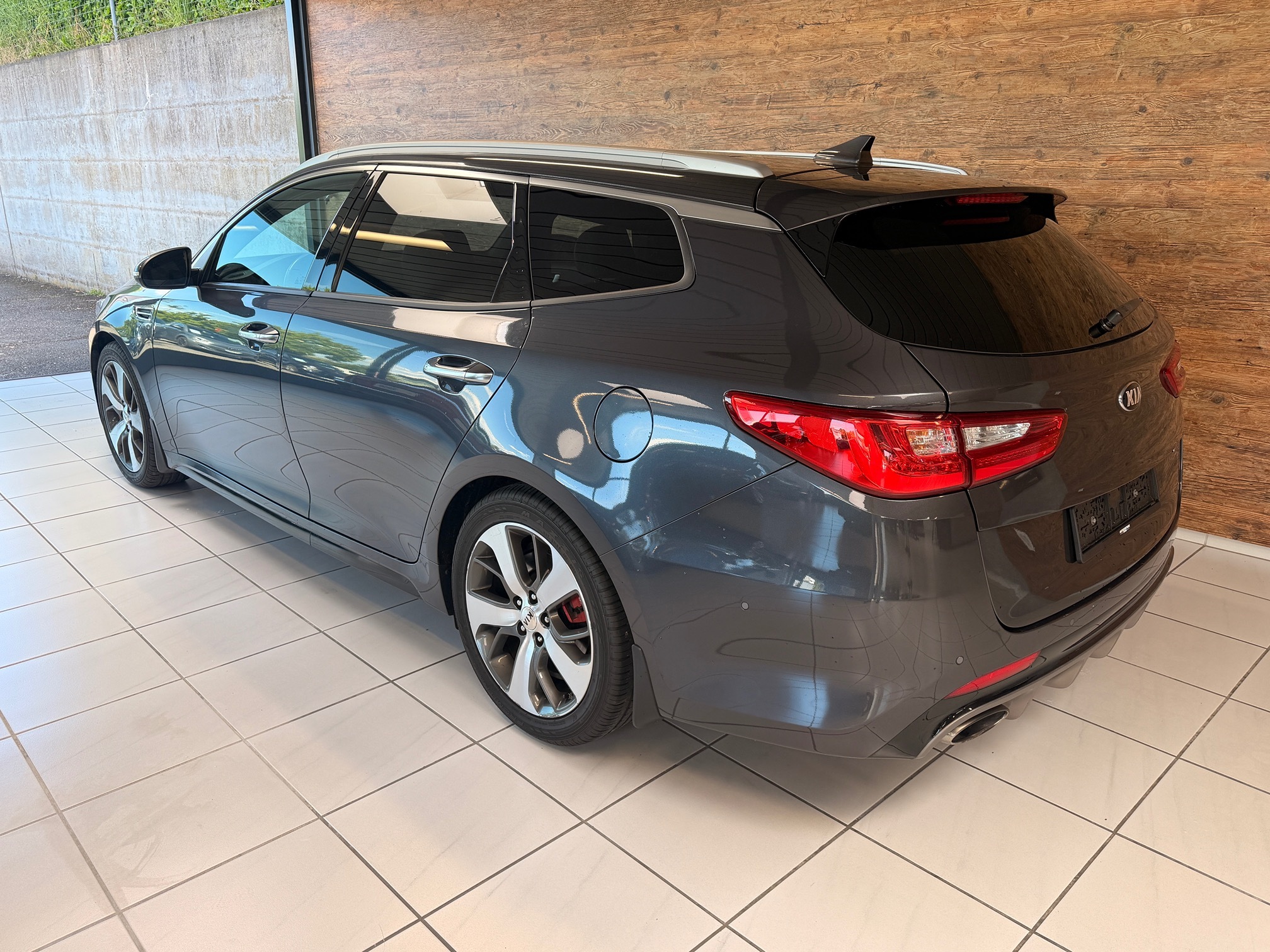KIA Optima sw 2.0 GT — zdjęcie 2