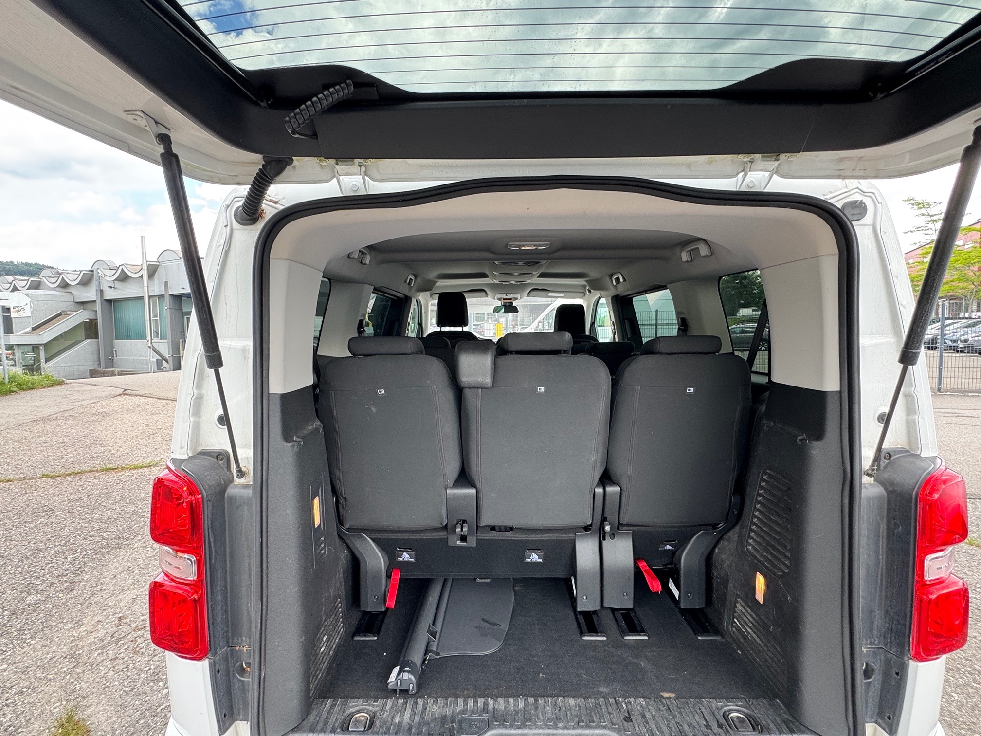PEUGEOT ExpertTr. 2.0HDi — zdjęcie 11