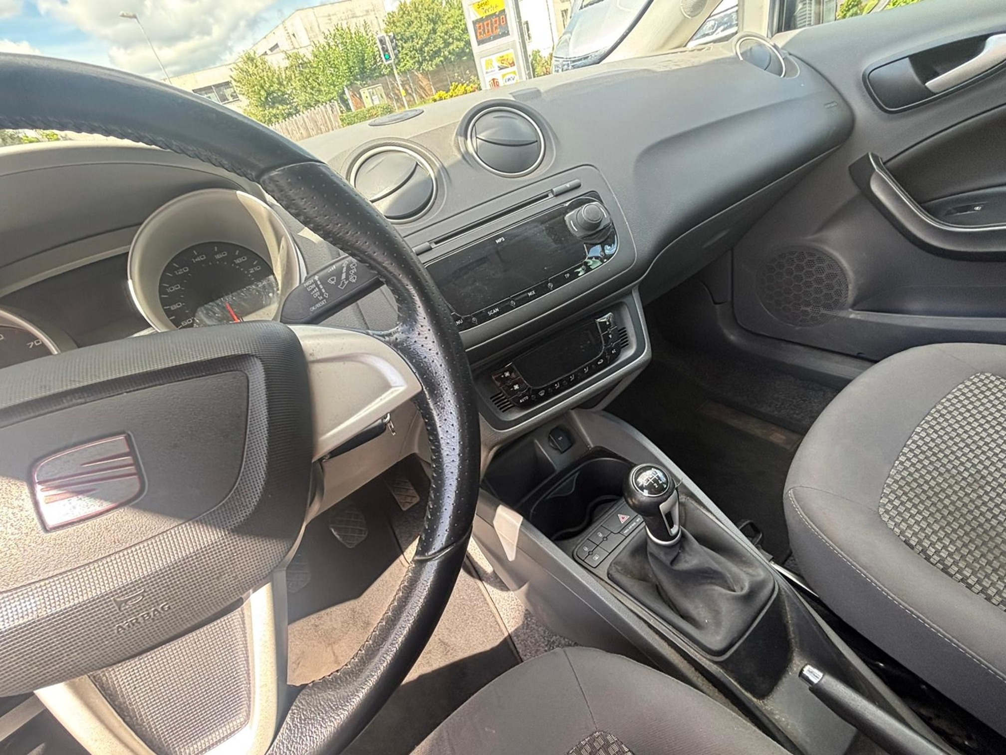 SEAT Ibiza 1.2 TSI — zdjęcie 15