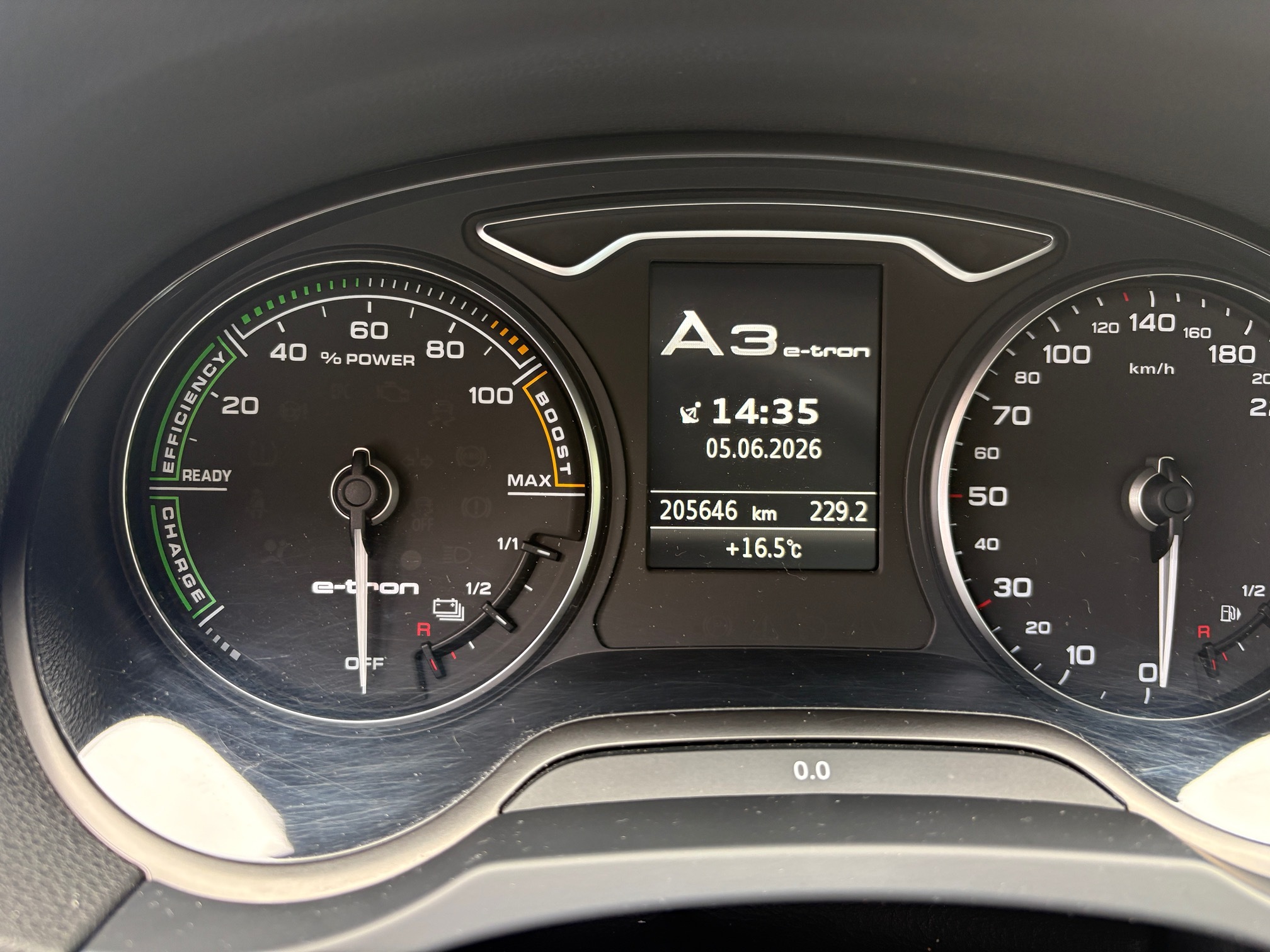 AUDI A3 e-Tron — zdjęcie 6