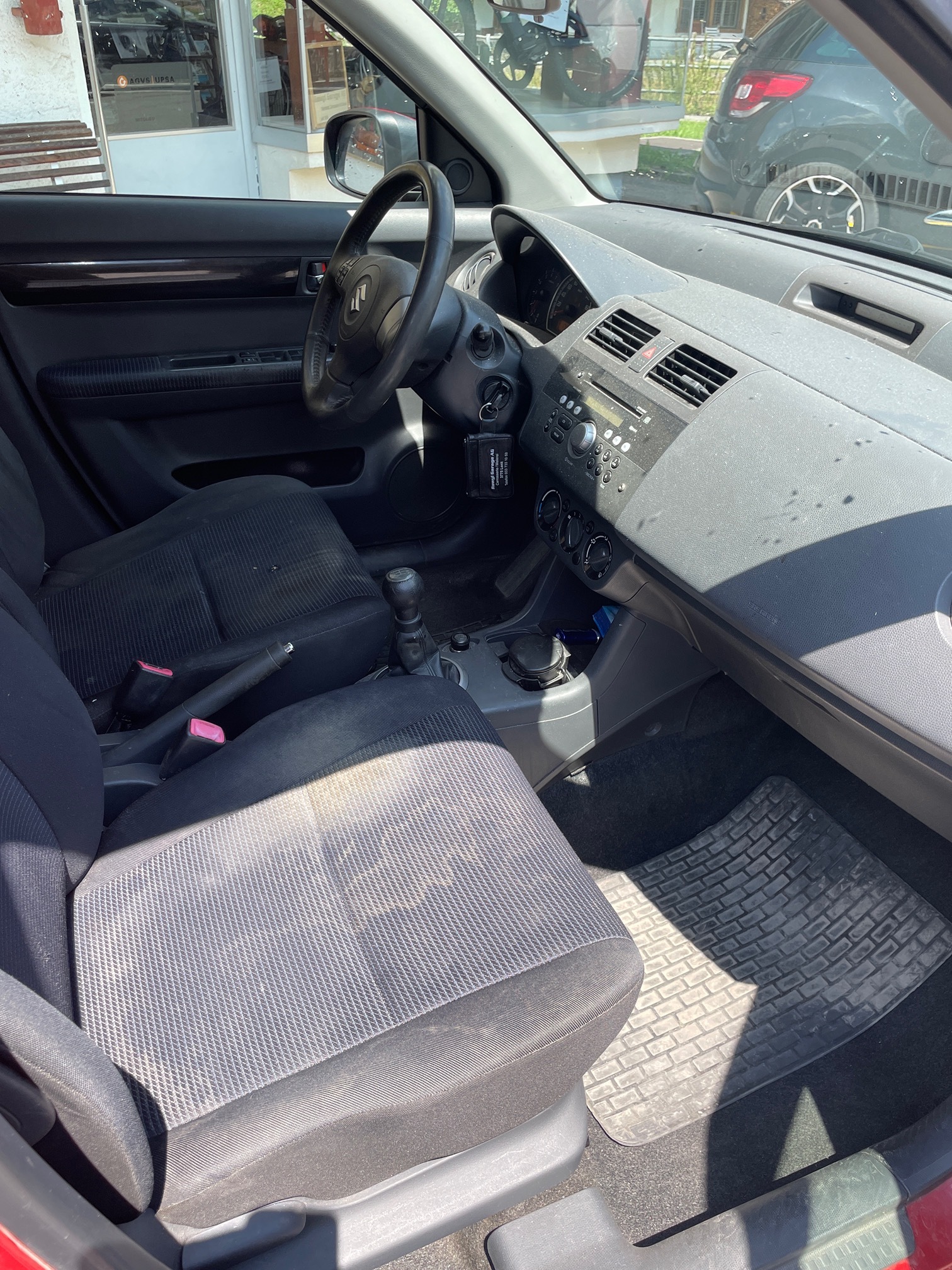 SUZUKI Swift 1.3 4WD — zdjęcie 7