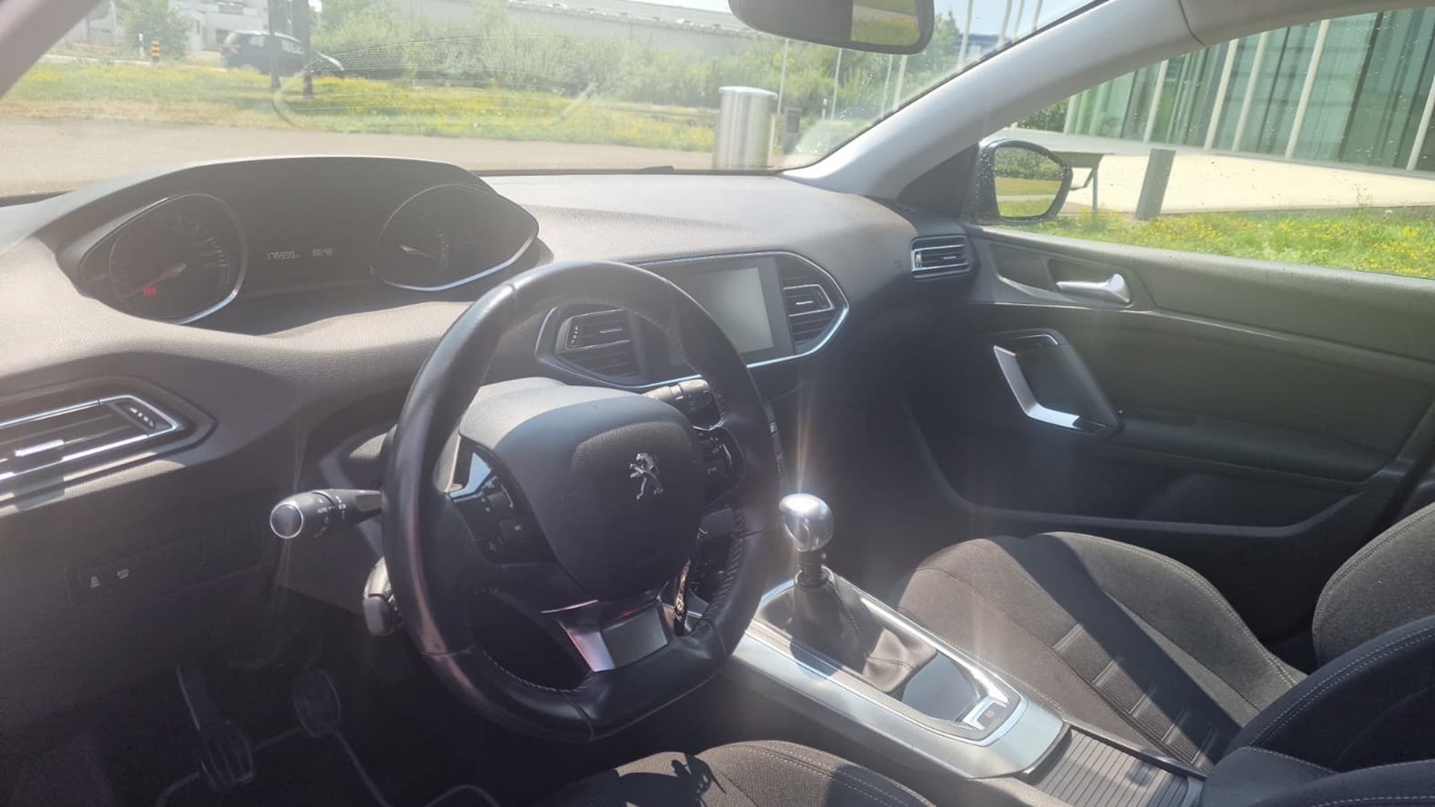 PEUGEOT 308 1.6HDi SST — zdjęcie 8
