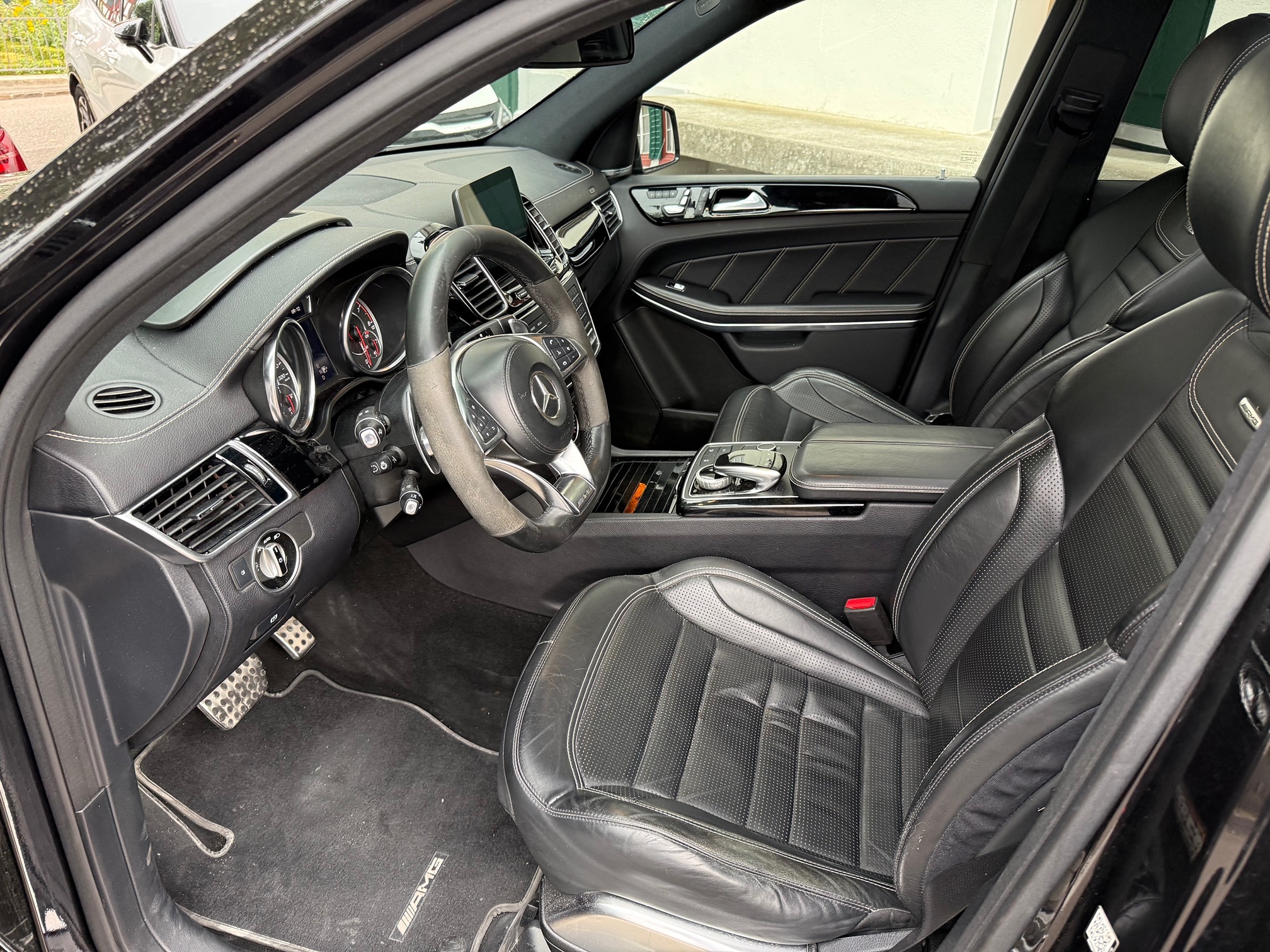 MERCEDES-BENZ AMG GLS 63 — zdjęcie 10