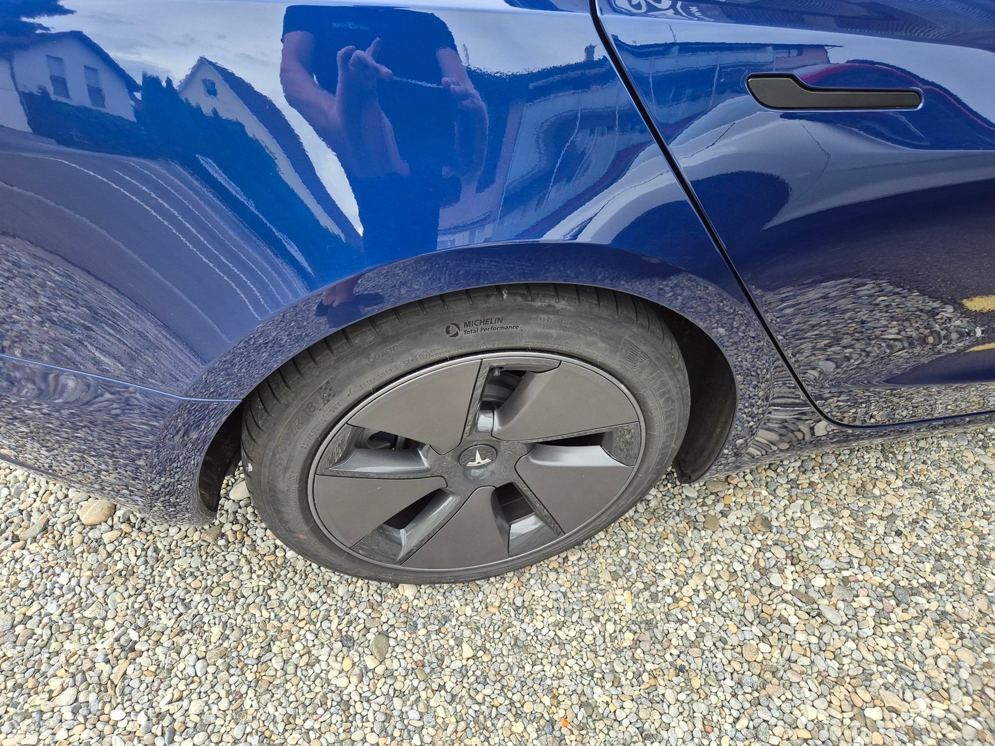 TESLA Model 3 SR RWD P — zdjęcie 7