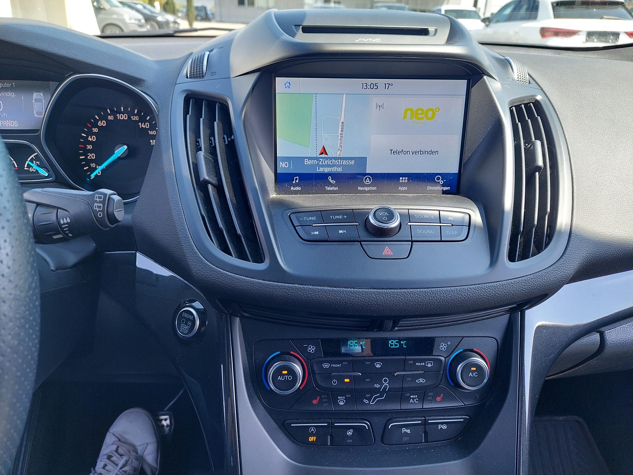 FORD Kuga 2.0 TDCi 4x4 — zdjęcie 11