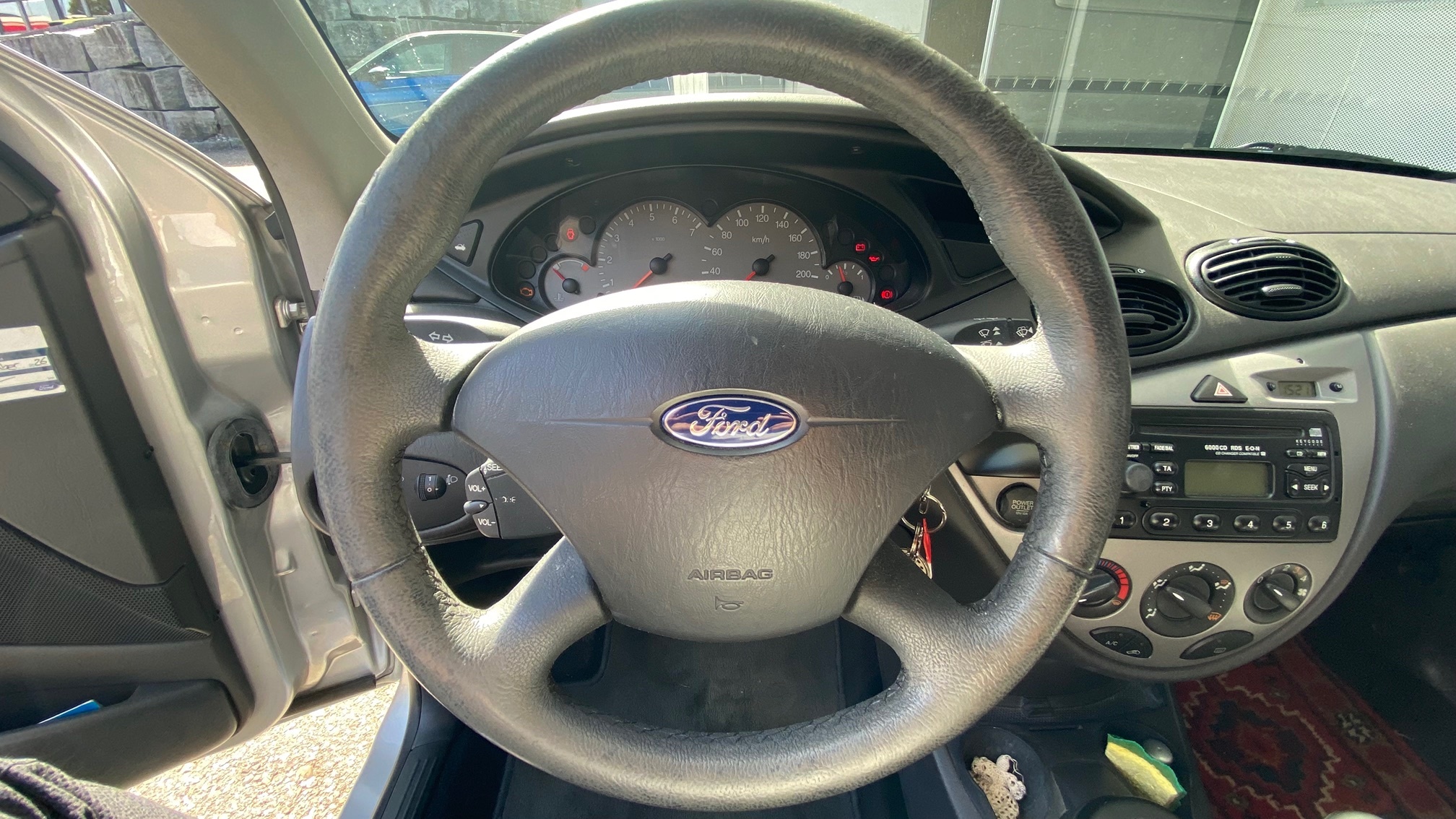 FORD Focus 2.0 16V — zdjęcie 12