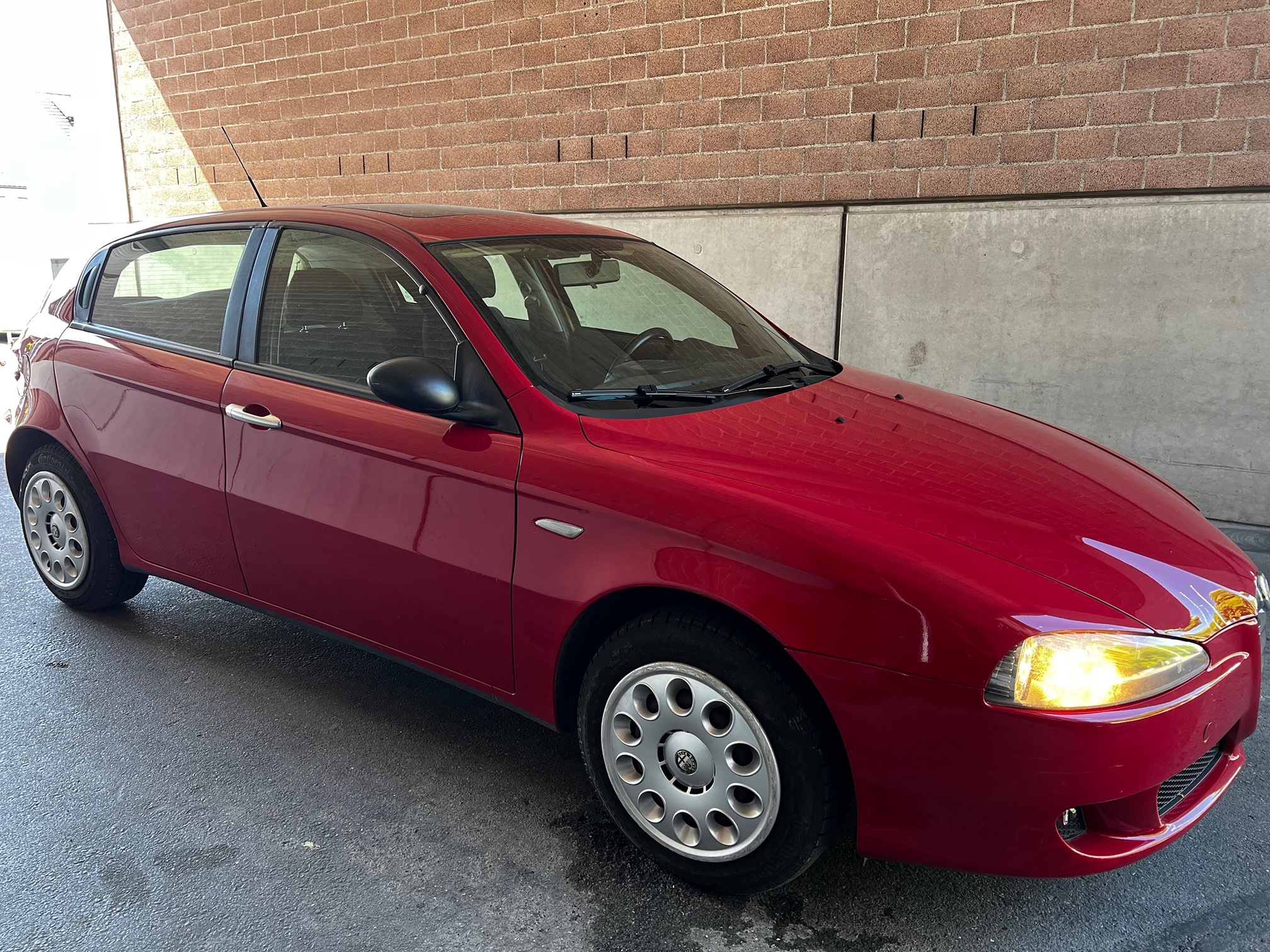 ALFA ROMEO 147 1.6 TS 16V — zdjęcie 8