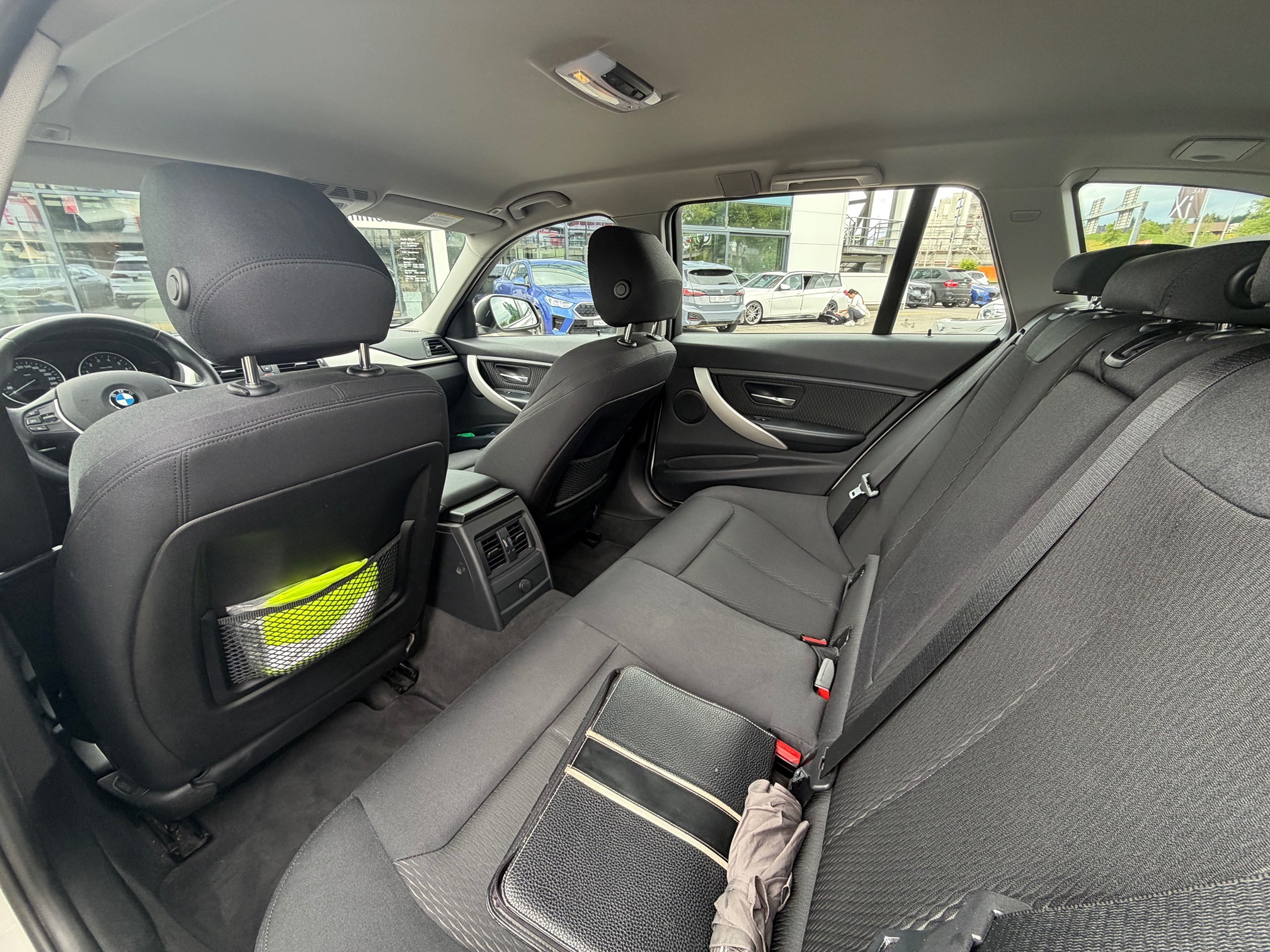 BMW 320i xDrive — zdjęcie 12