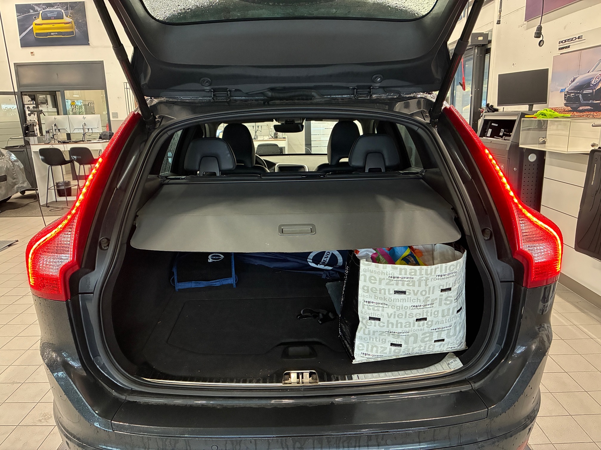 VOLVO XC60 — zdjęcie 8