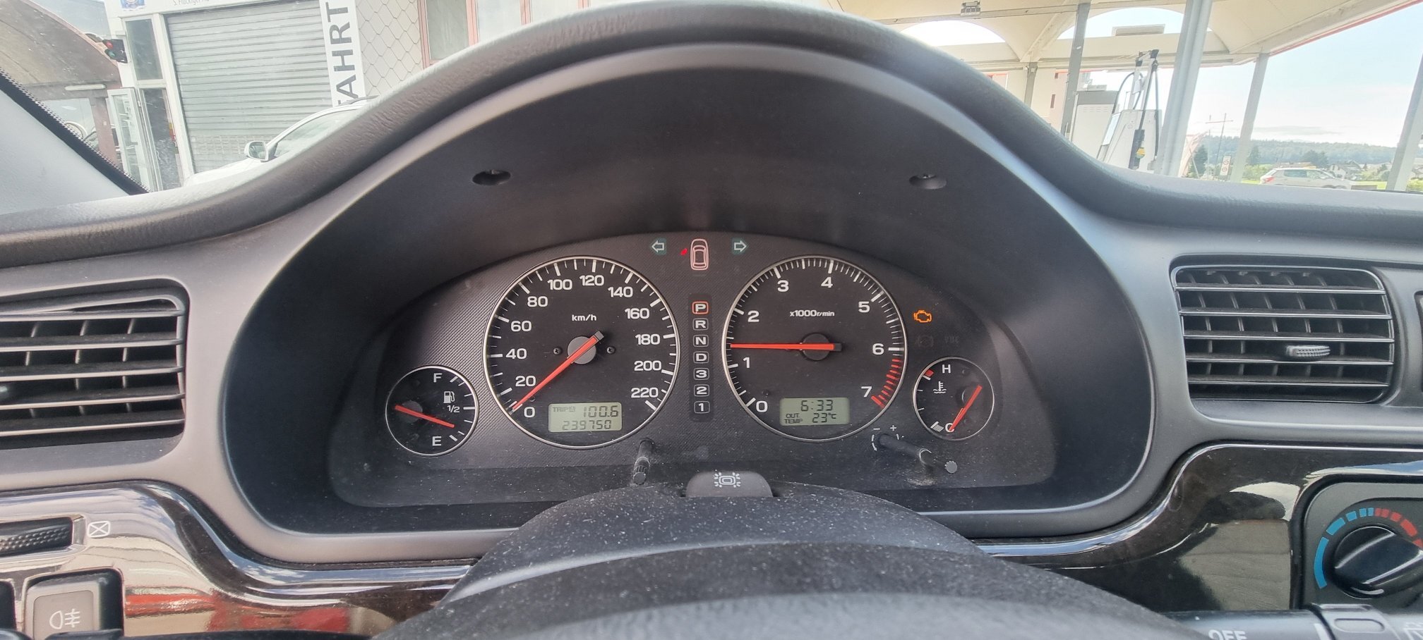 SUBARU legacy 2.0 — zdjęcie 9