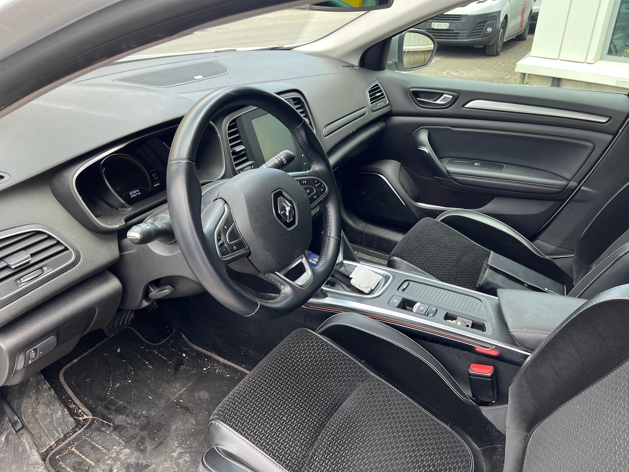 RENAULT Megane — zdjęcie 7
