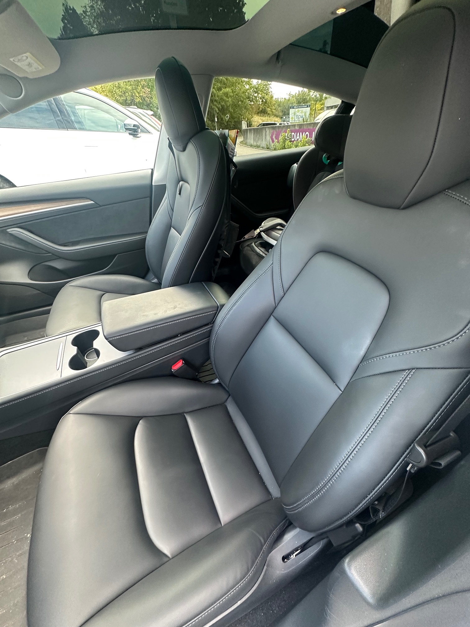 TESLA Model 3 LongRange — zdjęcie 10