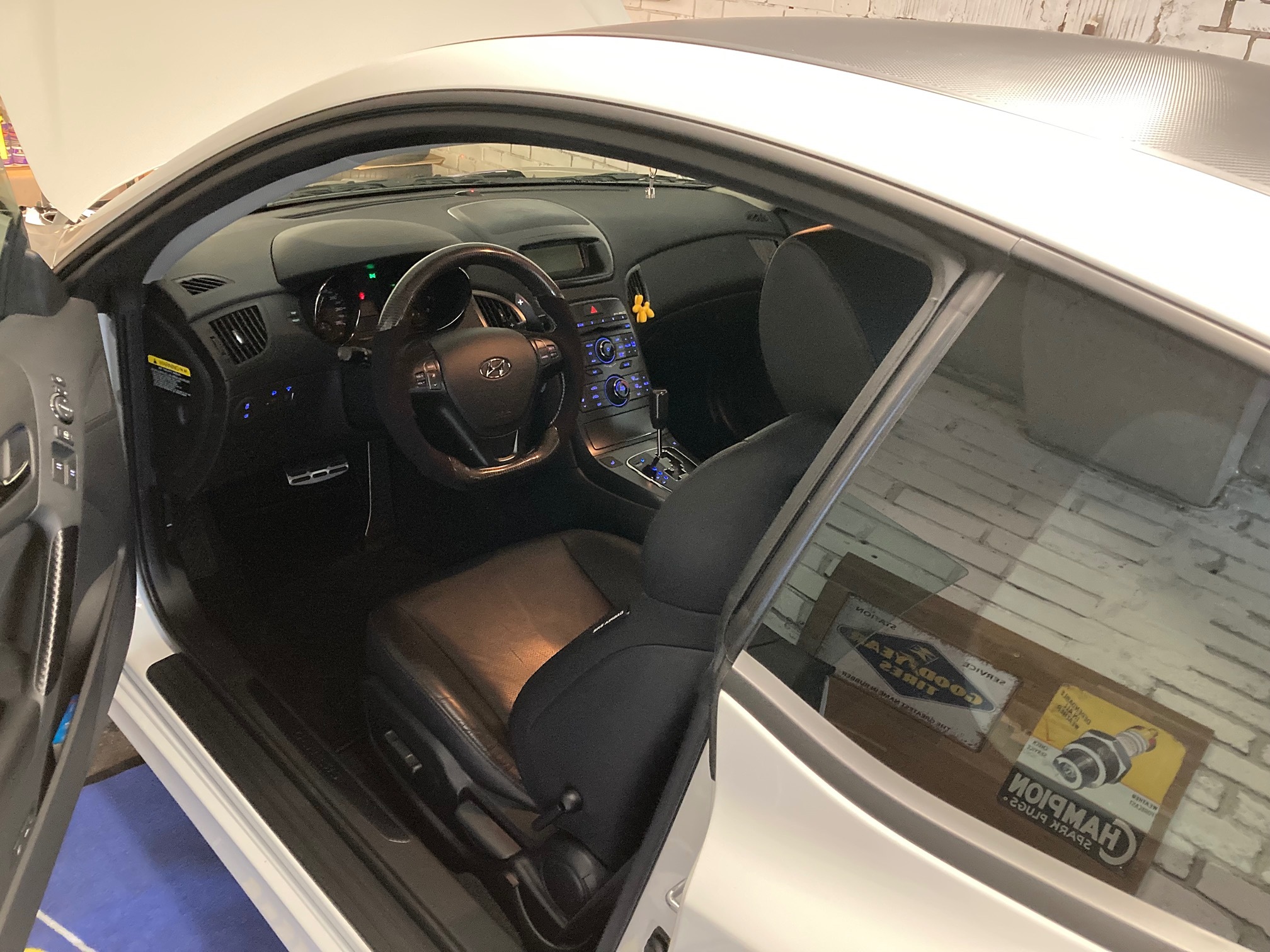 HYUNDAI GENESIS COUPE 3.8 — zdjęcie 3