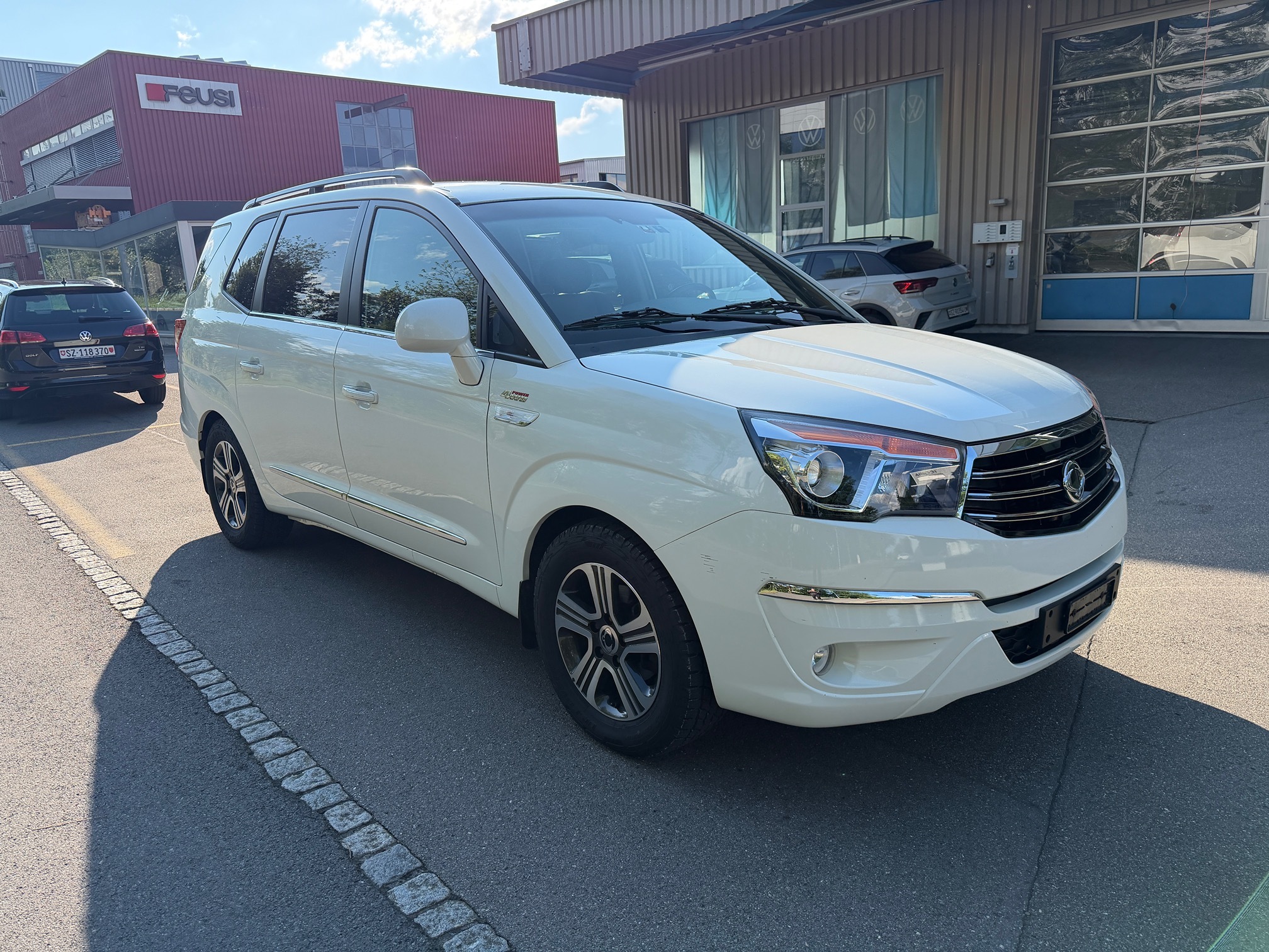 SSANGYONG Rodius SV200 XVT — zdjęcie 7