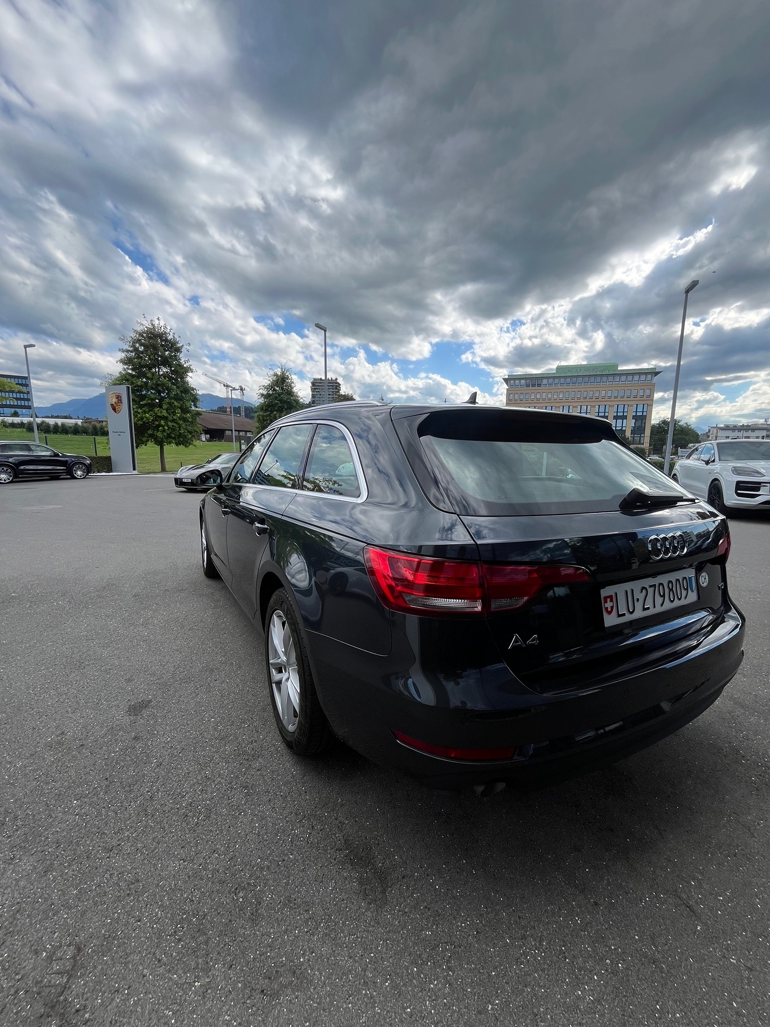 AUDI A4 Av. 2.0TDI — zdjęcie 11
