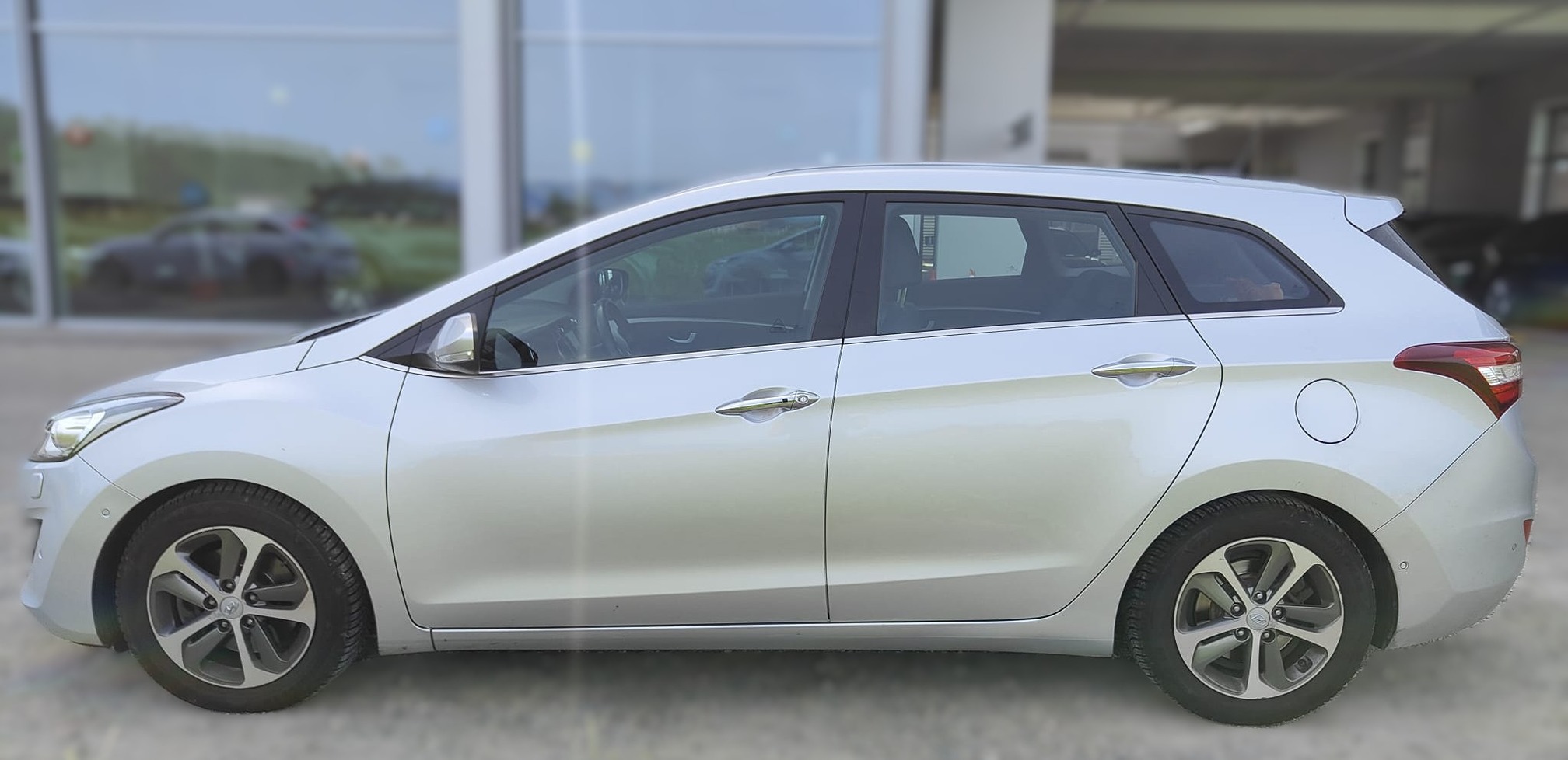 HYUNDAI i30 1.6 CRDI ISG — zdjęcie 4