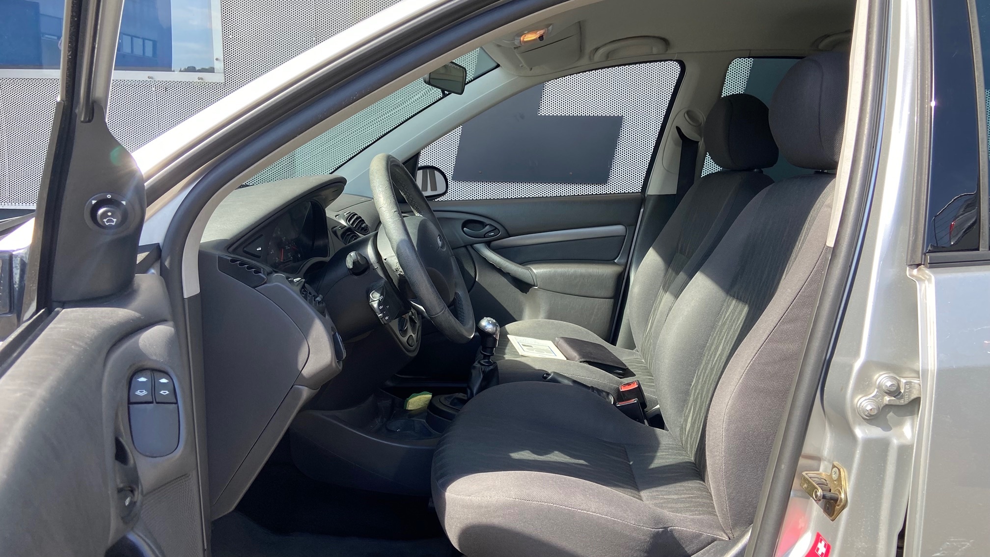 FORD Focus 2.0 16V — zdjęcie 9