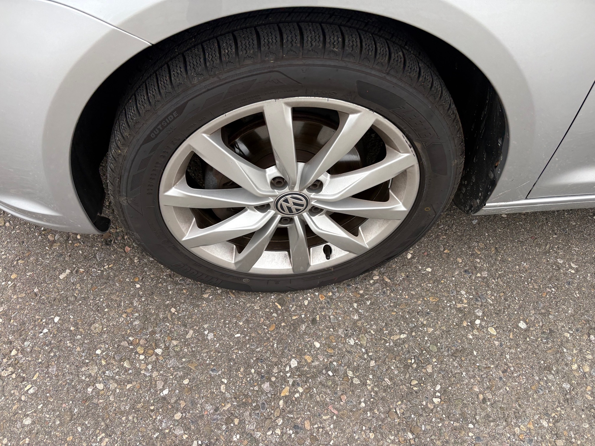 VW Touran 1.6 TDI — zdjęcie 9