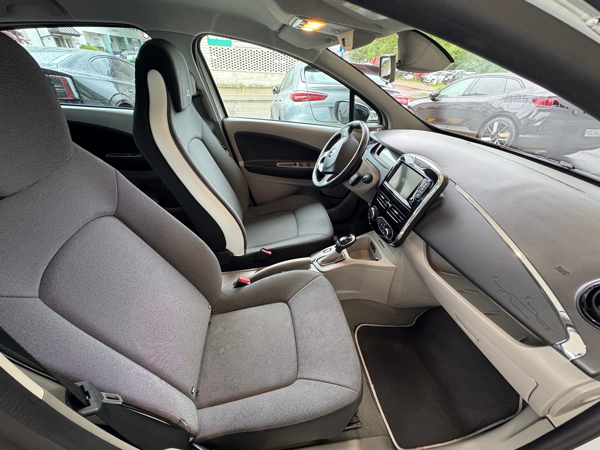 RENAULT Zoe — zdjęcie 13