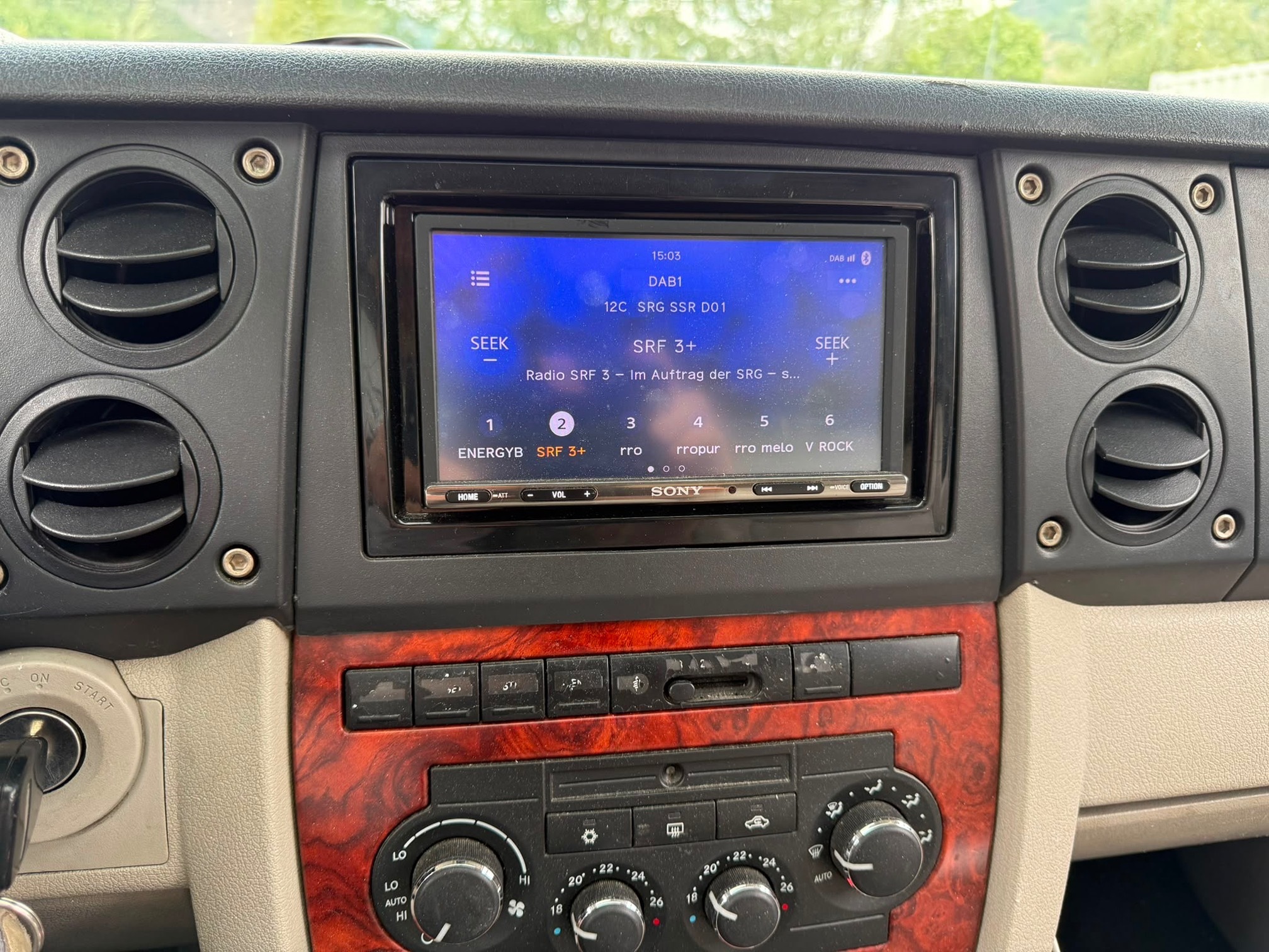 JEEP Commander 3.0CRD — zdjęcie 3
