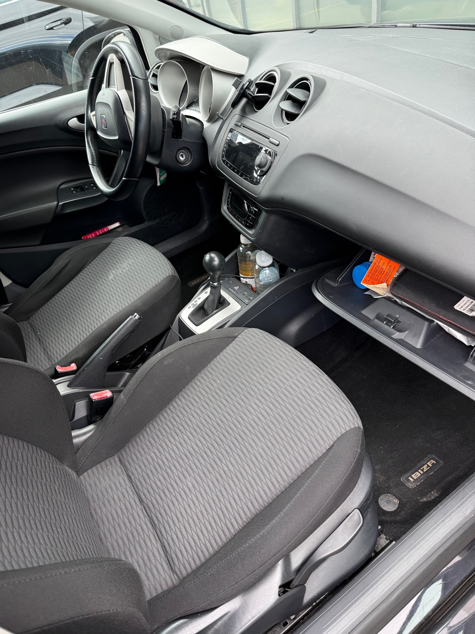 SEAT Ibiza 1.2 TSI ST — zdjęcie 11