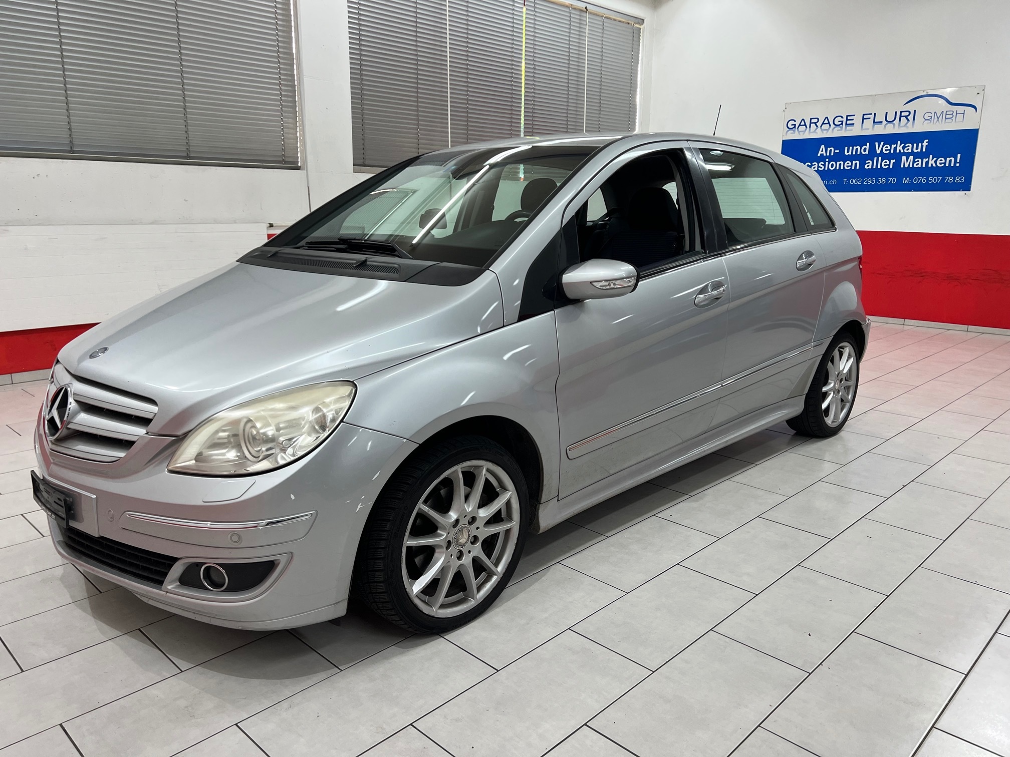 MERCEDES-BENZ B 200 CDI — zdjęcie 3