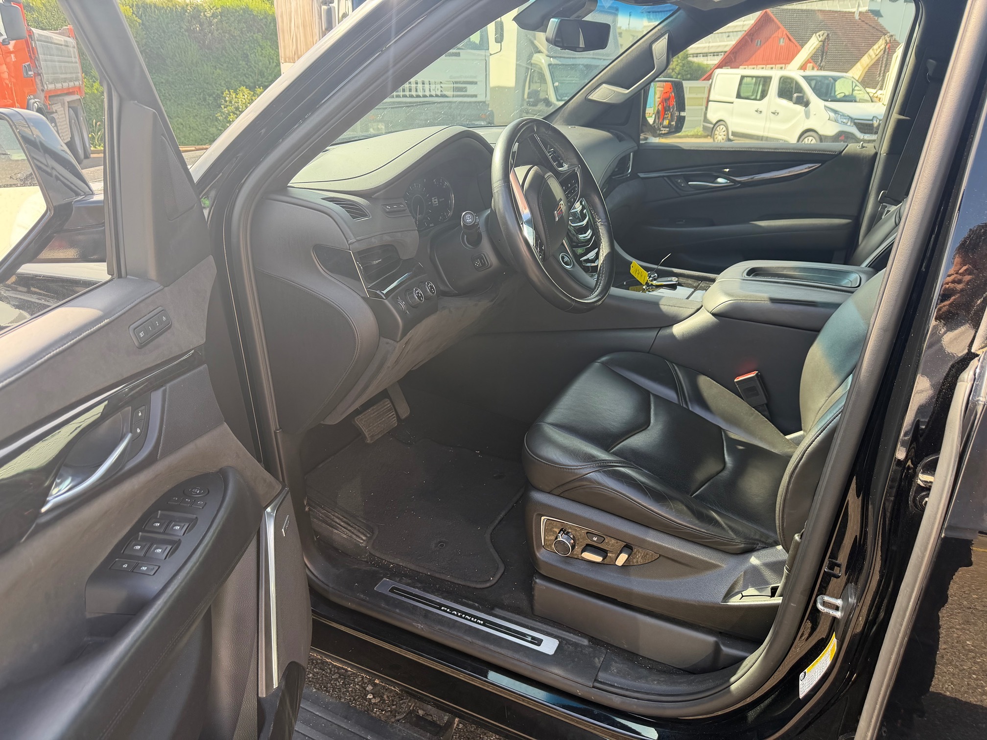 CADILLAC Escalade 6.2 4X4 — zdjęcie 11