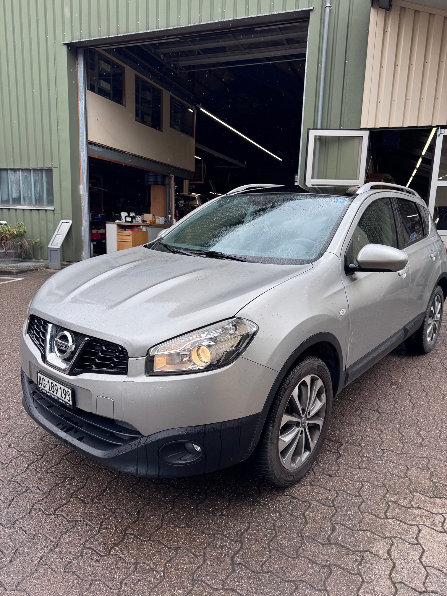 NISSAN Qashqai 1.6 — zdjęcie 1