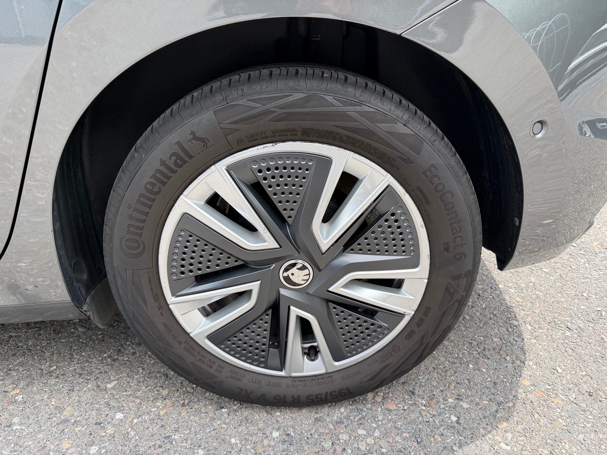 SKODA Fabia 1.0 TSI — zdjęcie 6