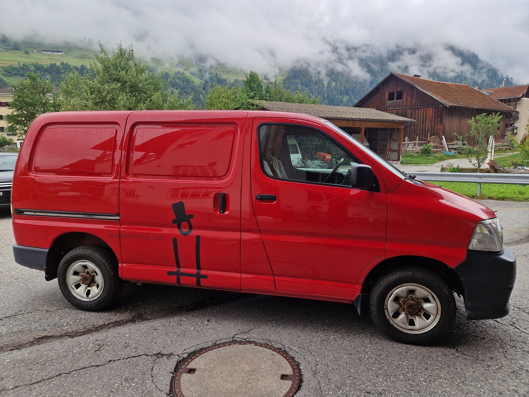 TOYOTA Hiace D-4D 4WD — zdjęcie 3