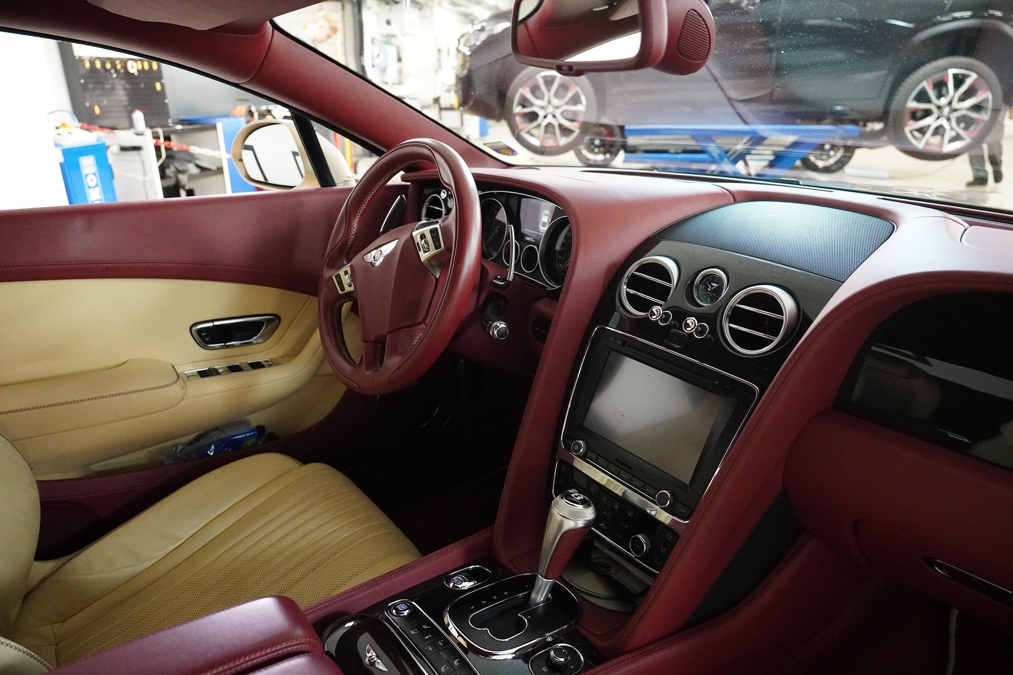 BENTLEY Continental GT — zdjęcie 8