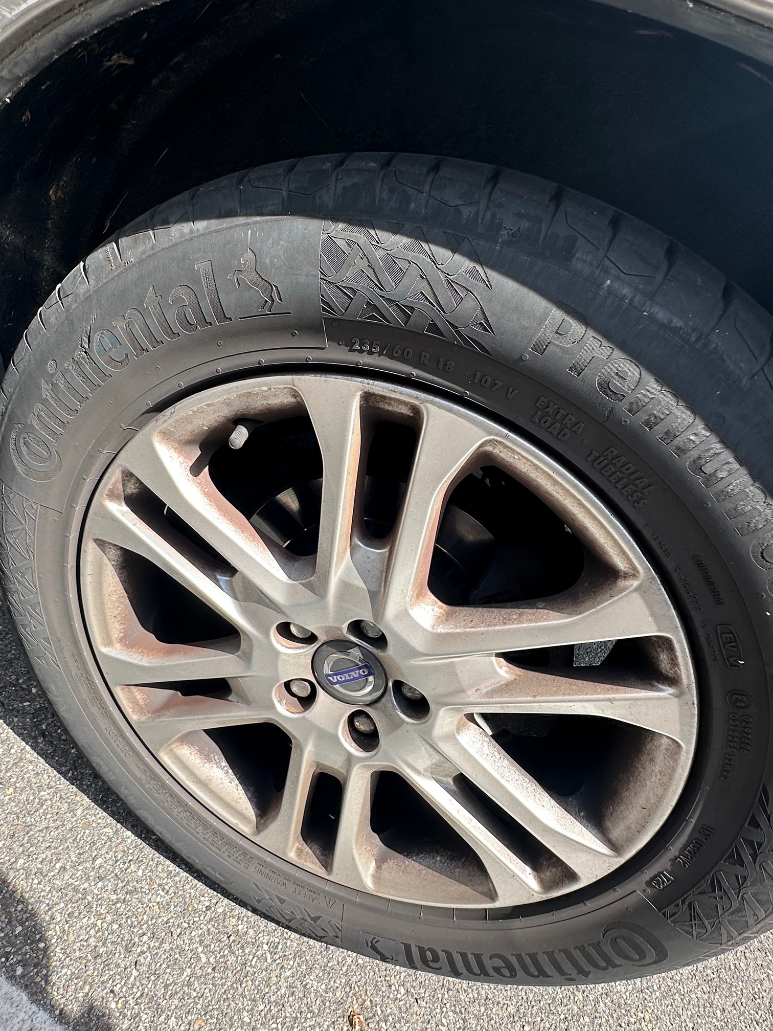 VOLVO XC60 D5 AWD — zdjęcie 8