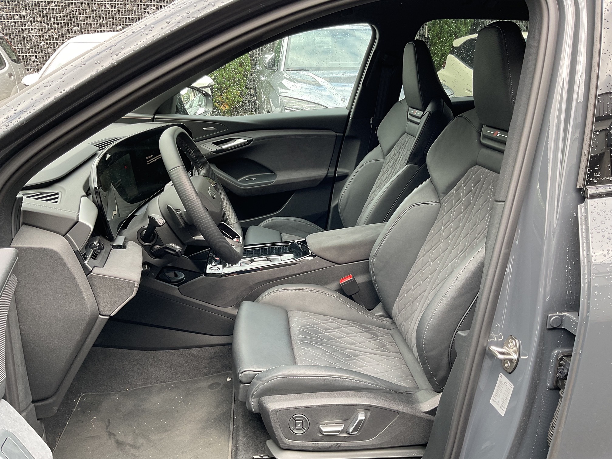 AUDI Q6 e-tron — zdjęcie 14