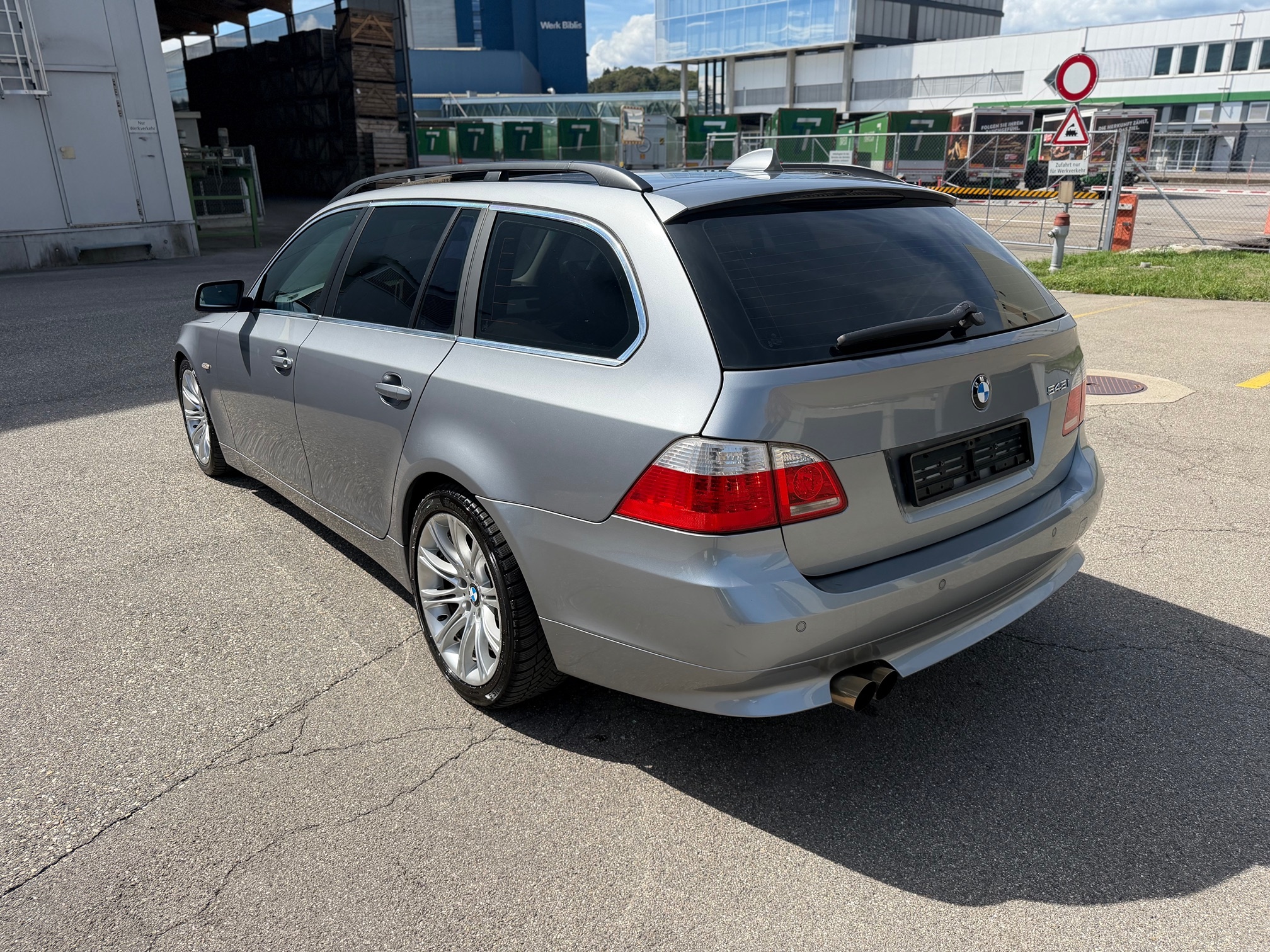 BMW 545i Touring — zdjęcie 3
