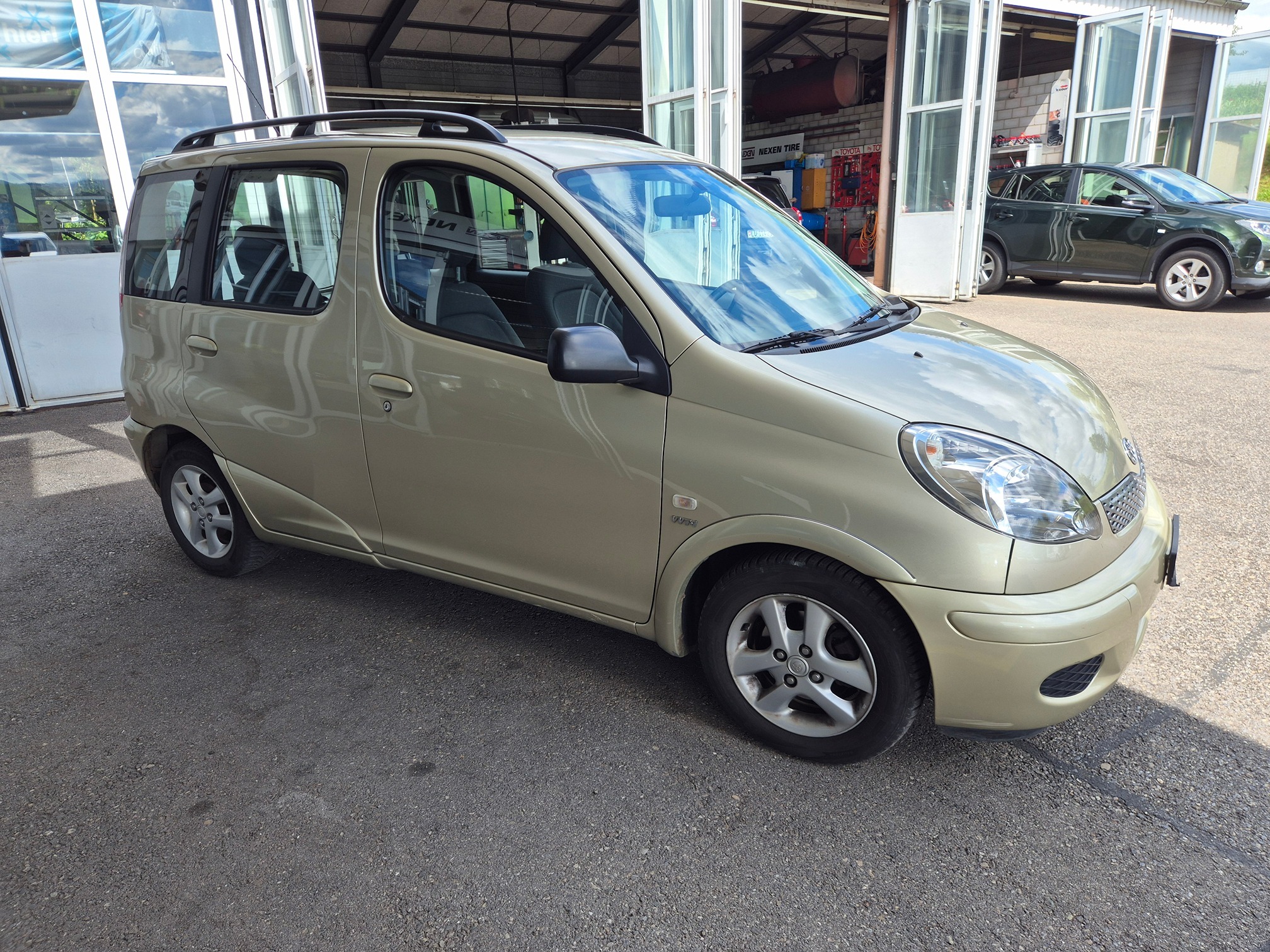 TOYOTA Yaris Verso 1.5 — zdjęcie 2