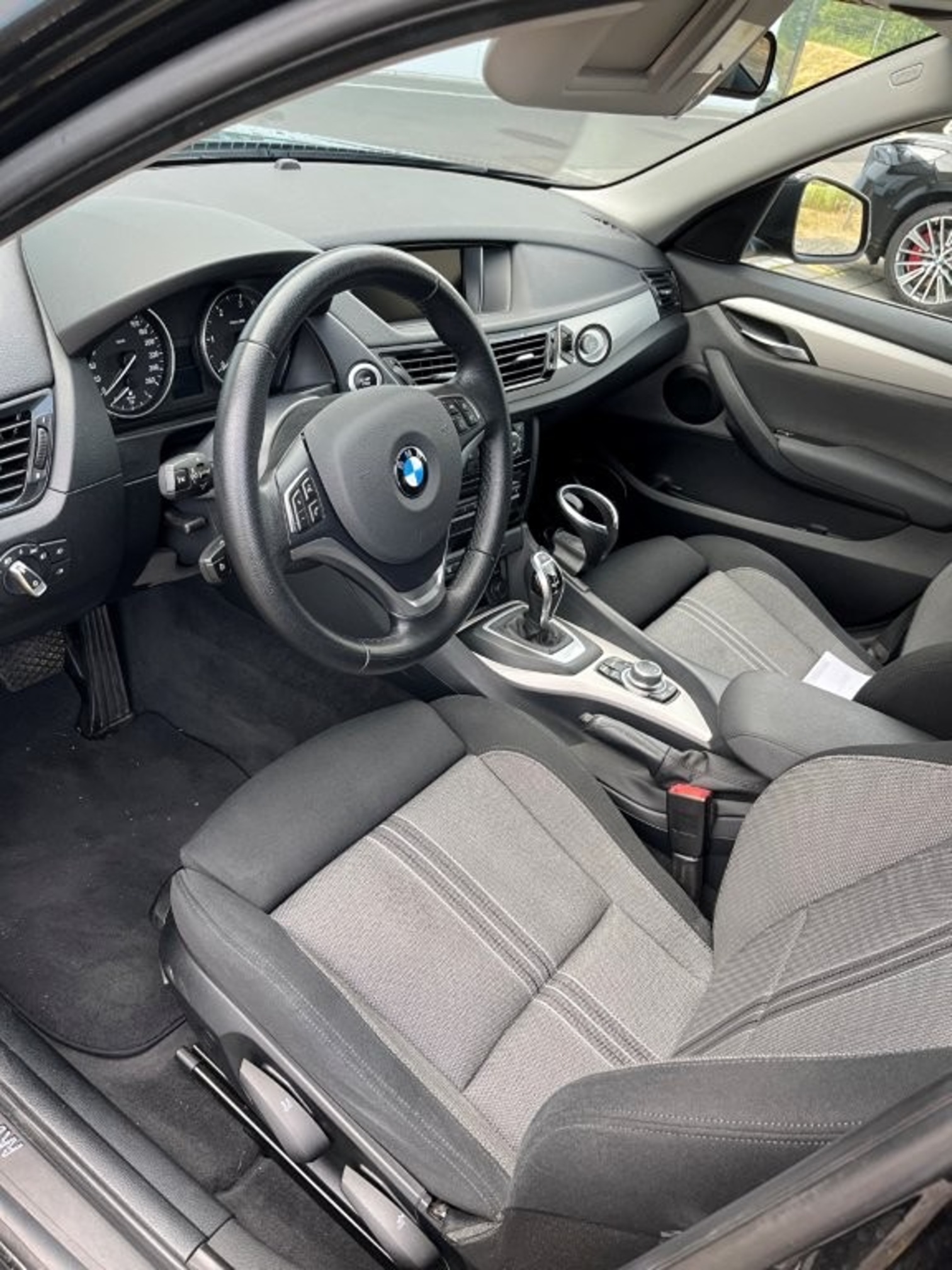 BMW X1 xDrive18d — zdjęcie 4